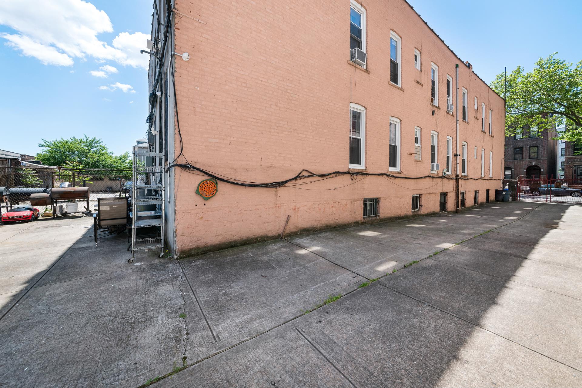 #2 photo, 445 E 95TH Street, ブルックリン区 Brownsville , NY 11212
