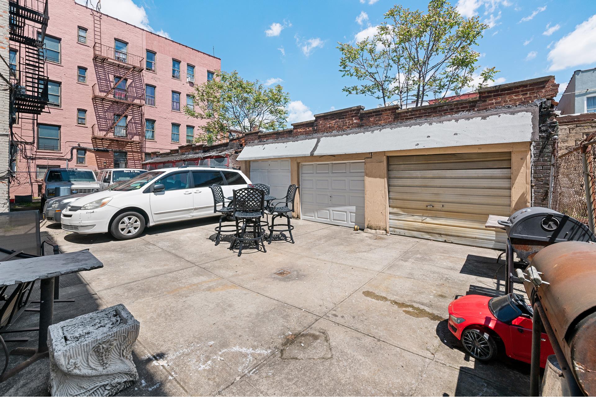 #3 photo, 445 E 95TH Street, ブルックリン区 Brownsville , NY 11212