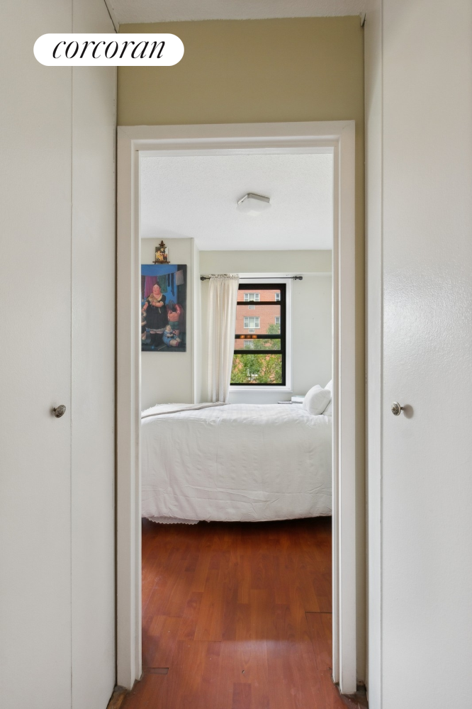 #5 photo, 39-60 54TH Street, クイーンズ区 Woodside , NY 11377