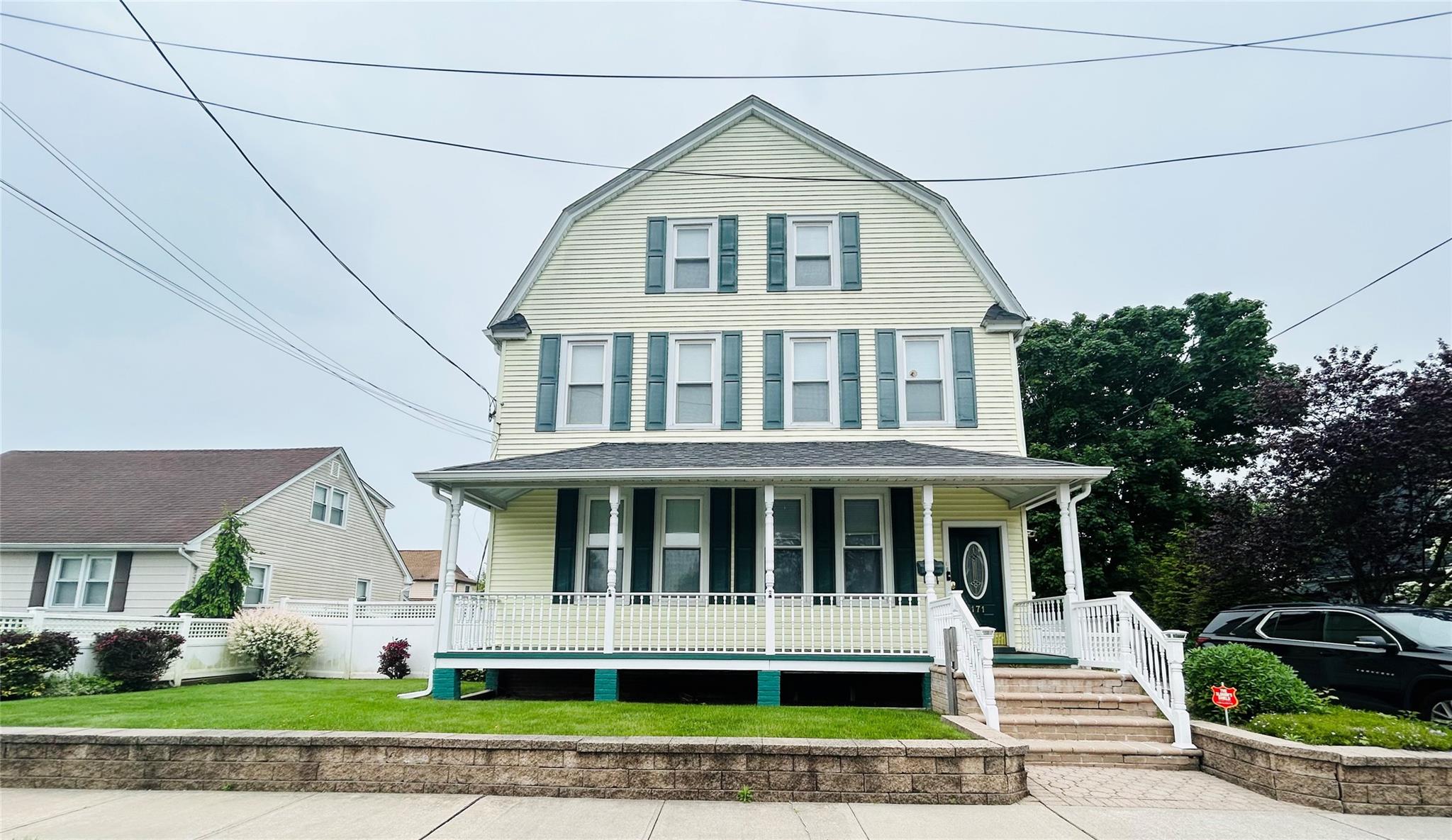 #1 photo, 171 N 5th Street, Lindenhurst , NY 11757