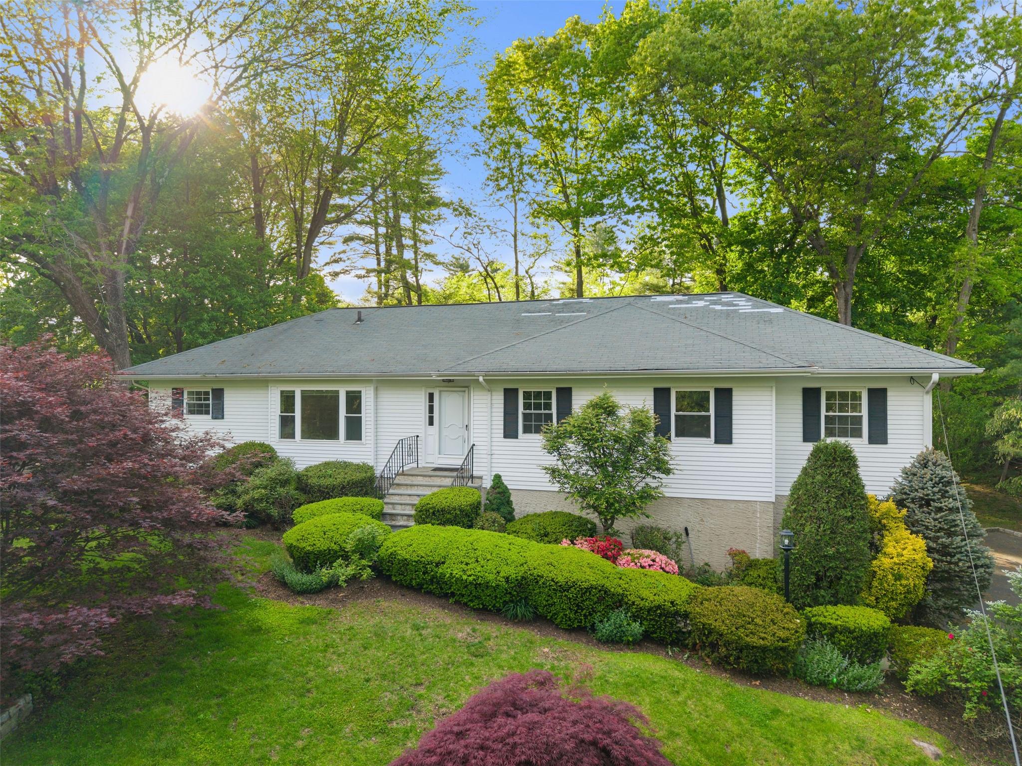 #1 photo, 25 Saxon Woods Road, Scarsdale , NY 10583