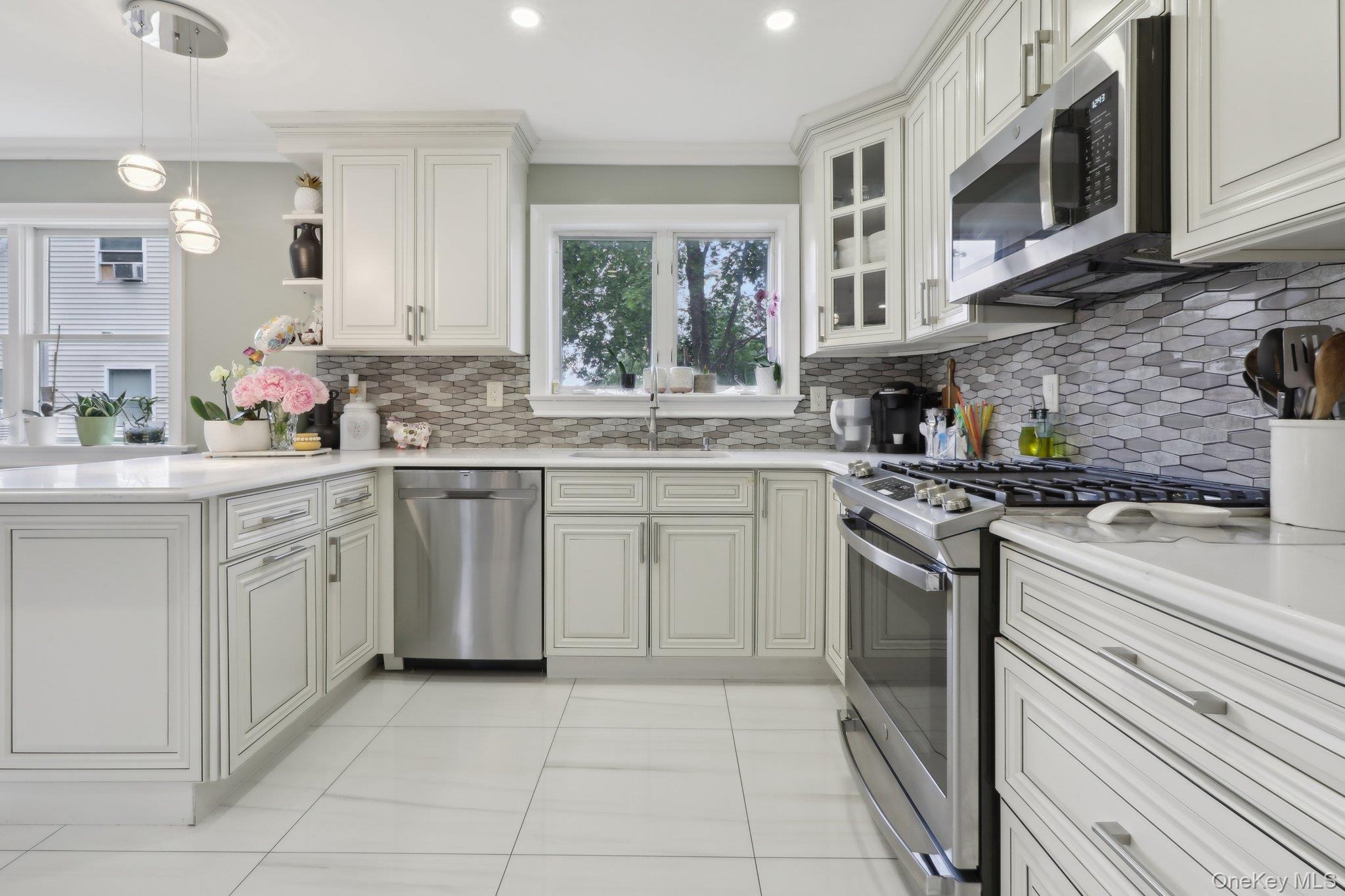 #8 photo, 12-14 Lincoln Street, Spring Valley , NY 10977