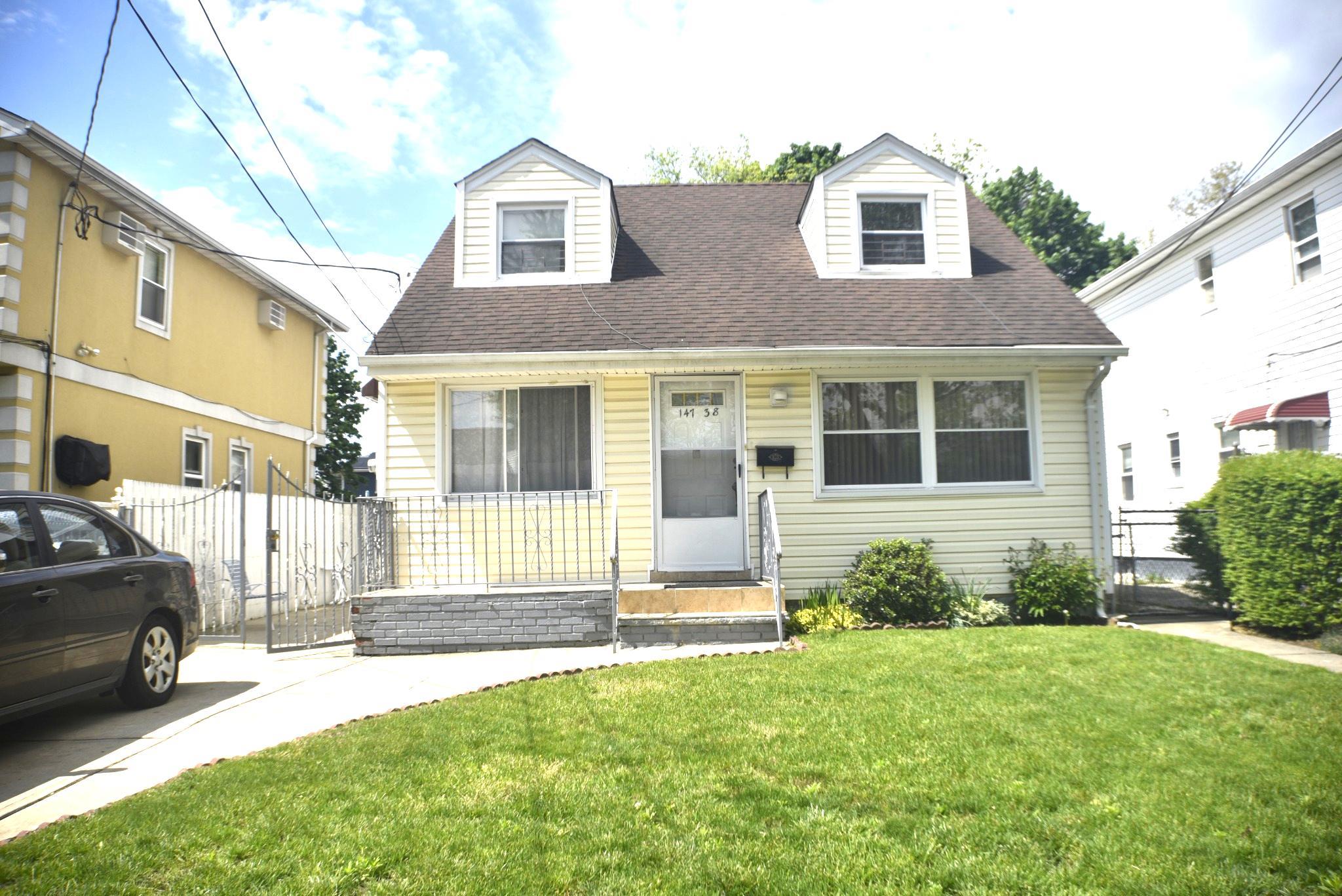 #1 photo, 147-38 Huxley Street, Rosedale , NY 11422