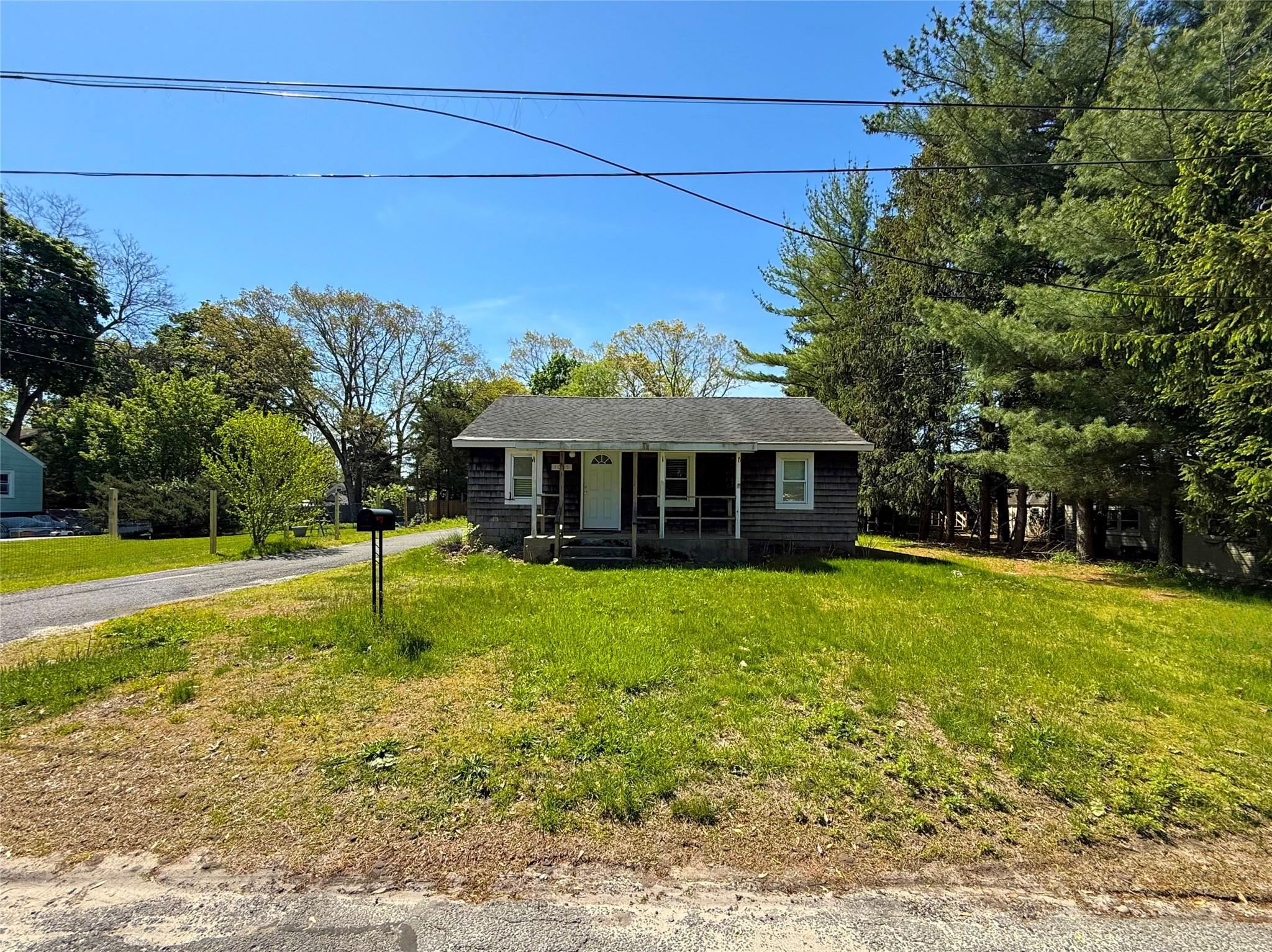 #1 photo, 1035 Parkway Street, Riverhead , NY 11901