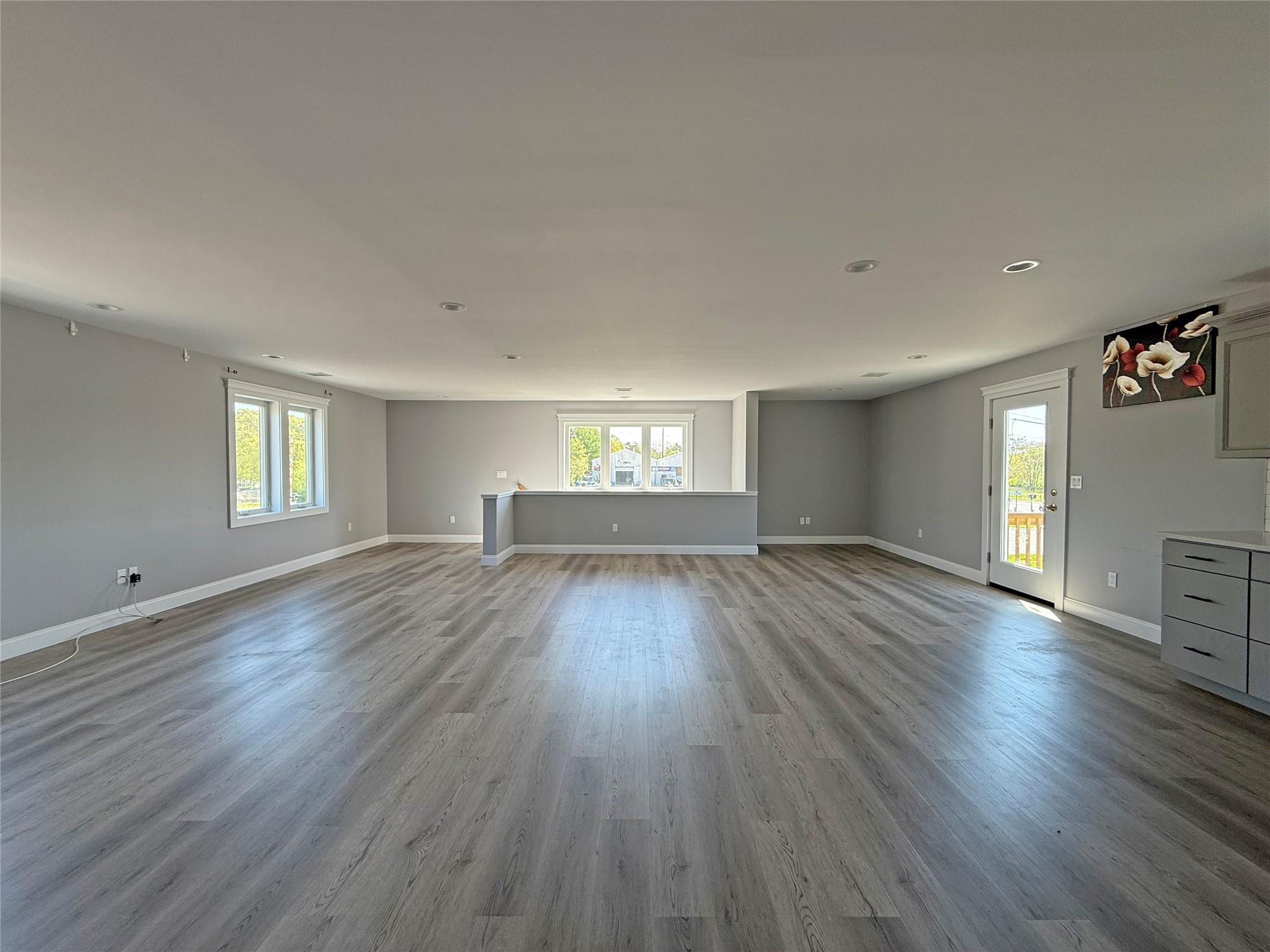 #13 photo, Undisclosed Avenue, サフォーク郡 Riverhead , NY 11901