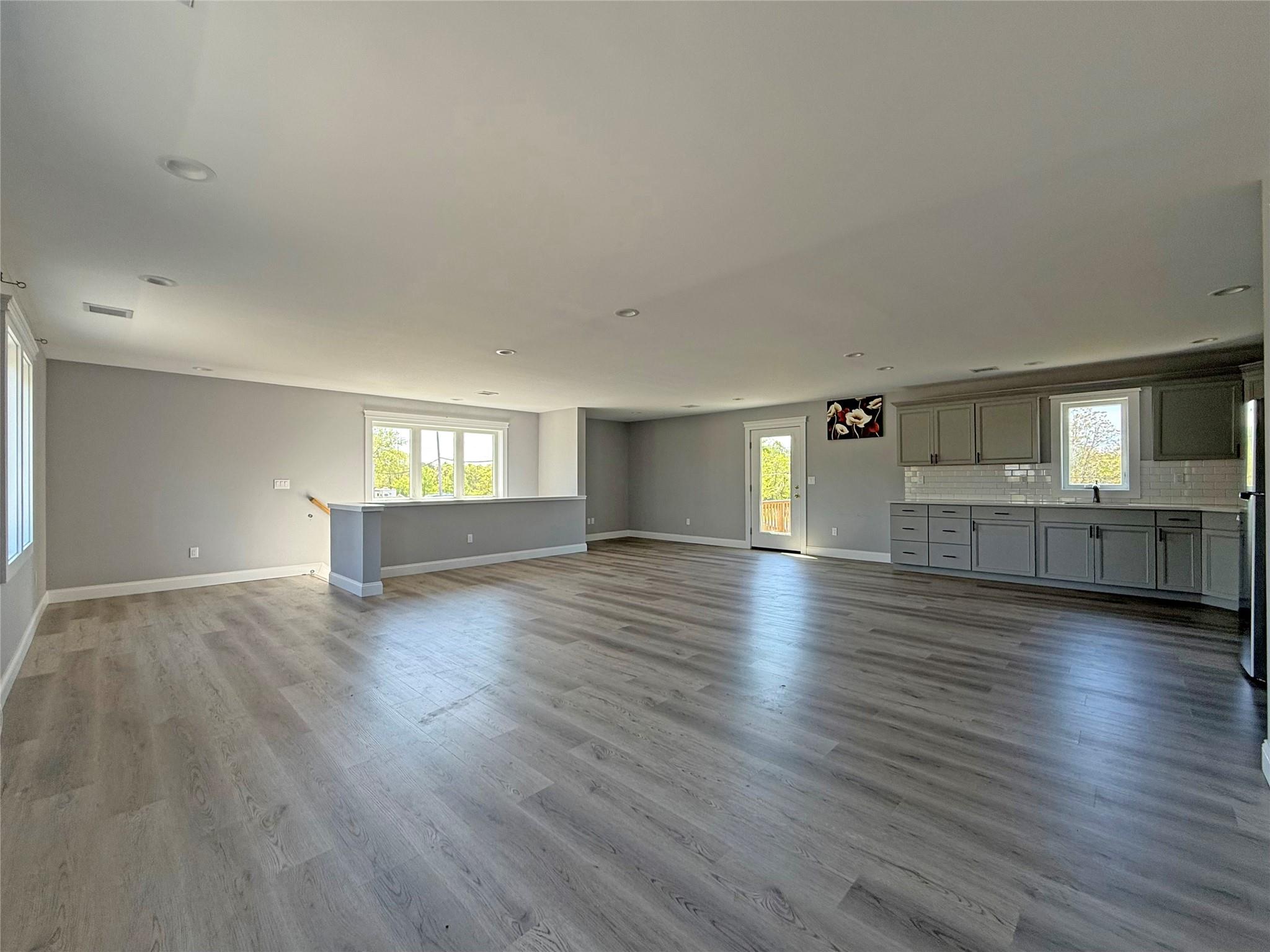 #5 photo, Undisclosed Avenue, サフォーク郡 Riverhead , NY 11901