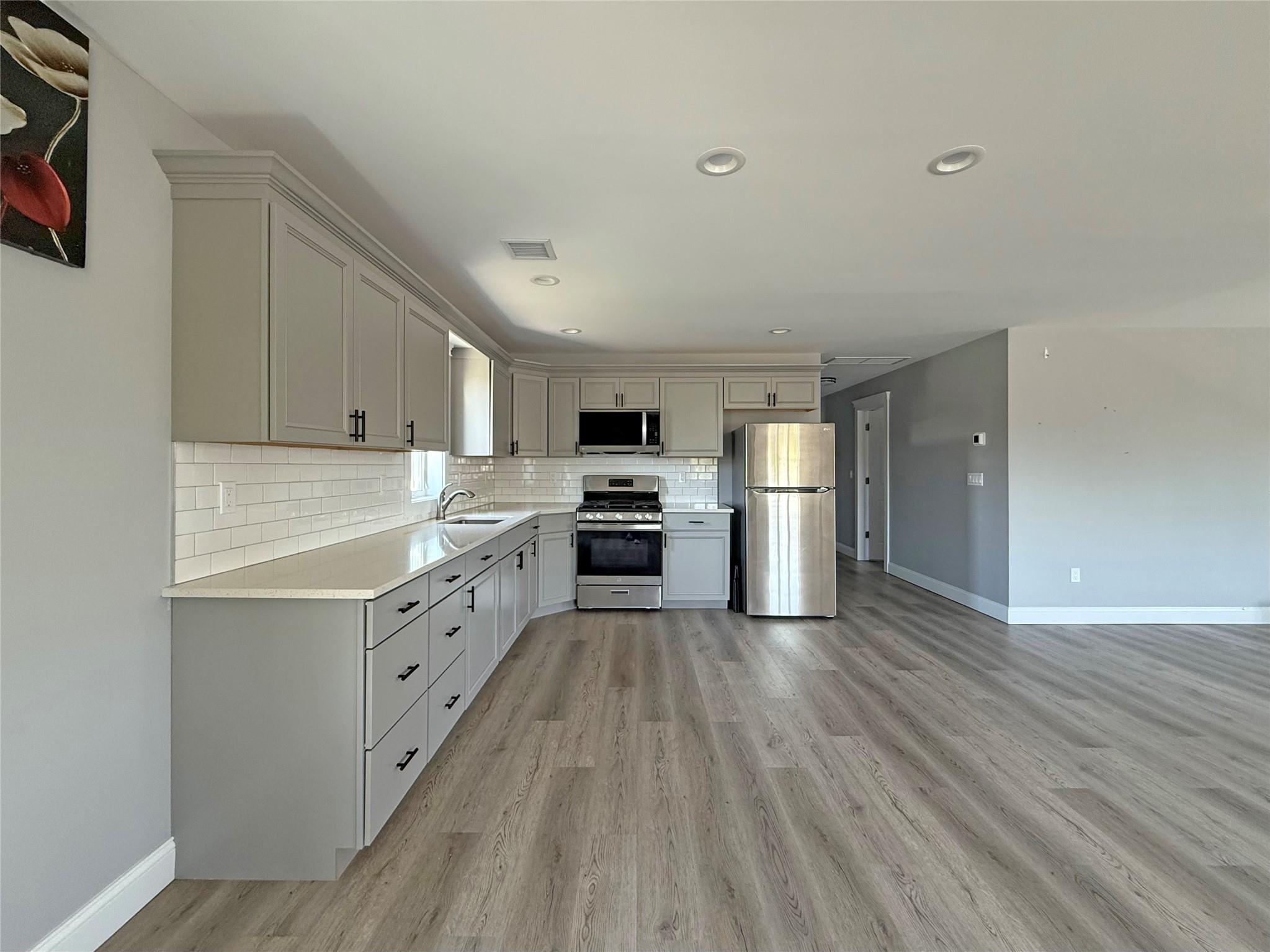 #8 photo, Undisclosed Avenue, サフォーク郡 Riverhead , NY 11901