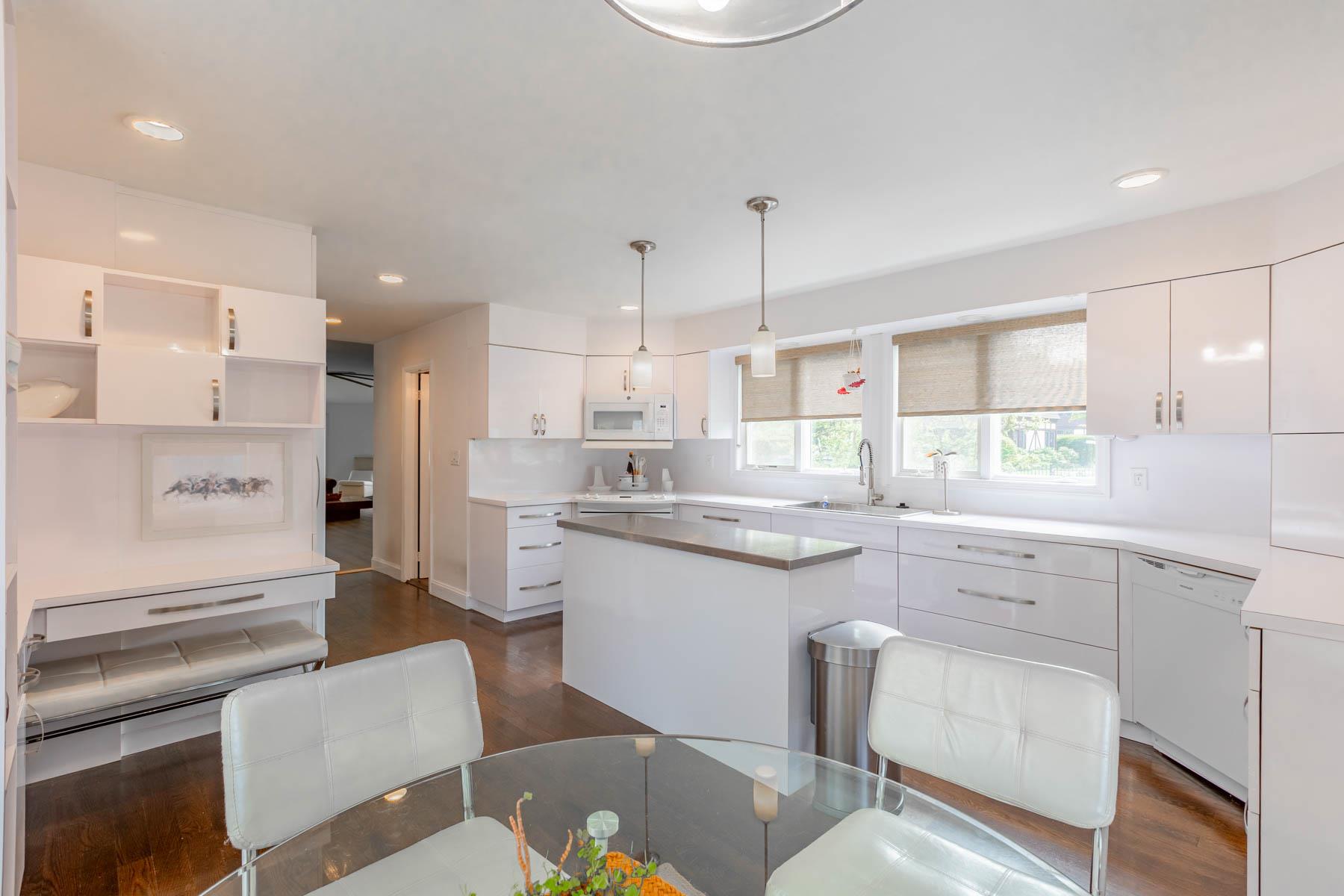 #11 photo, 11 Woodside Avenue, Islip , NY 11751