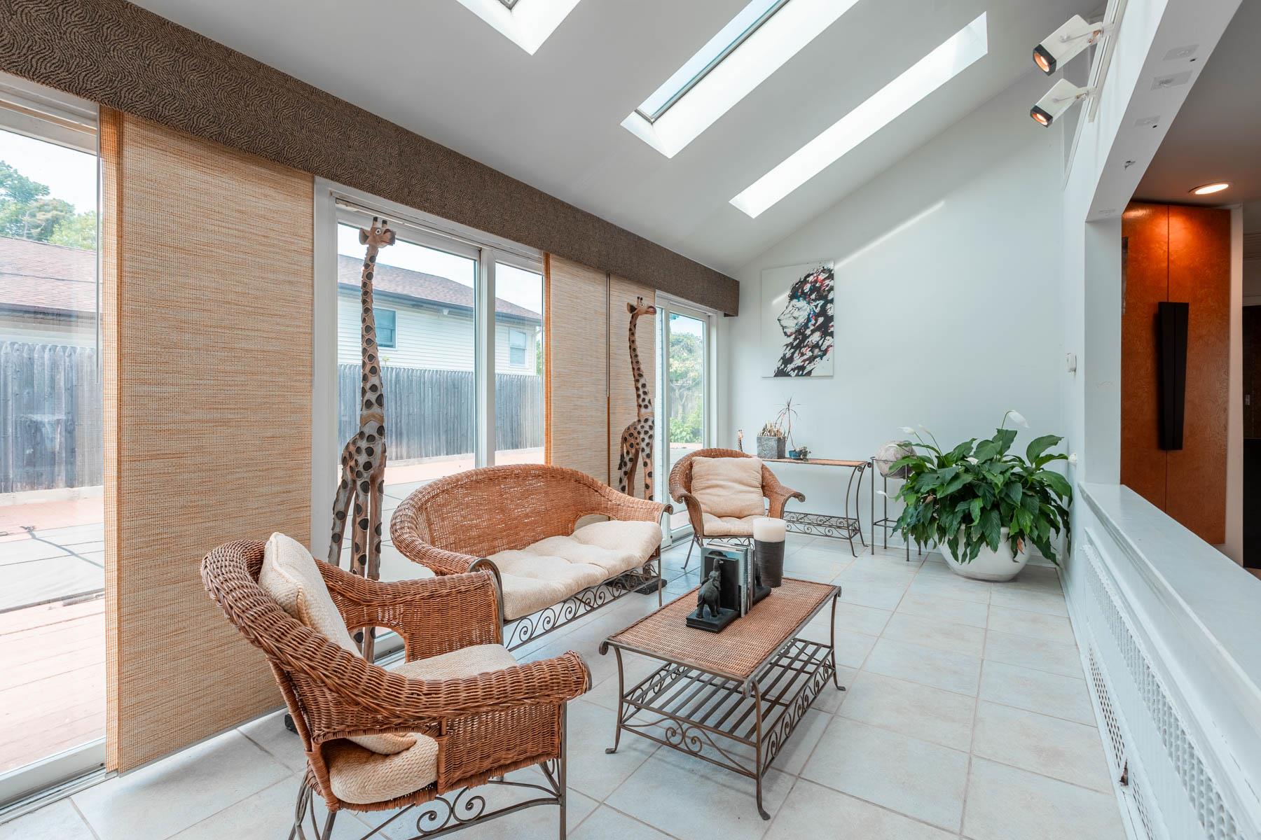 #15 photo, 11 Woodside Avenue, Islip , NY 11751