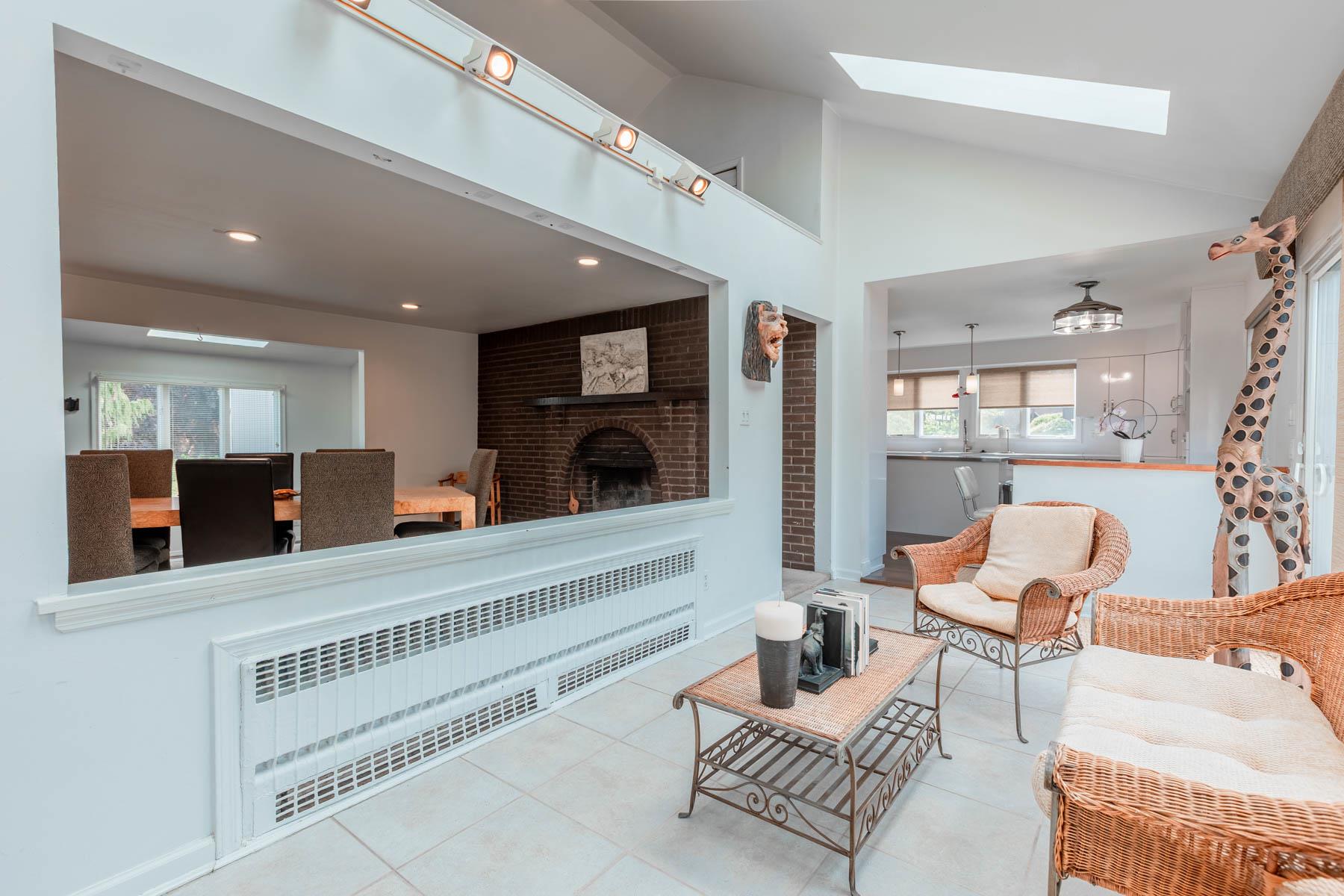 #16 photo, 11 Woodside Avenue, Islip , NY 11751