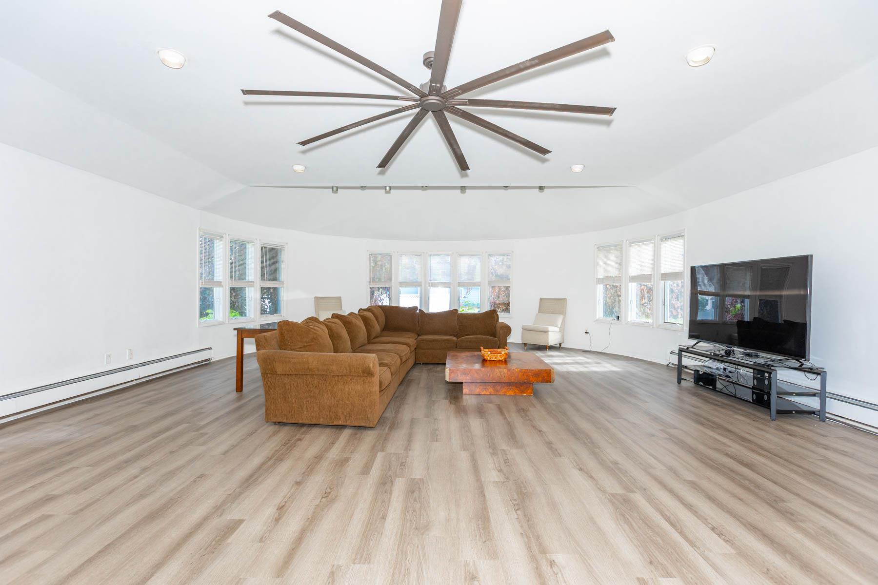 #17 photo, 11 Woodside Avenue, Islip , NY 11751