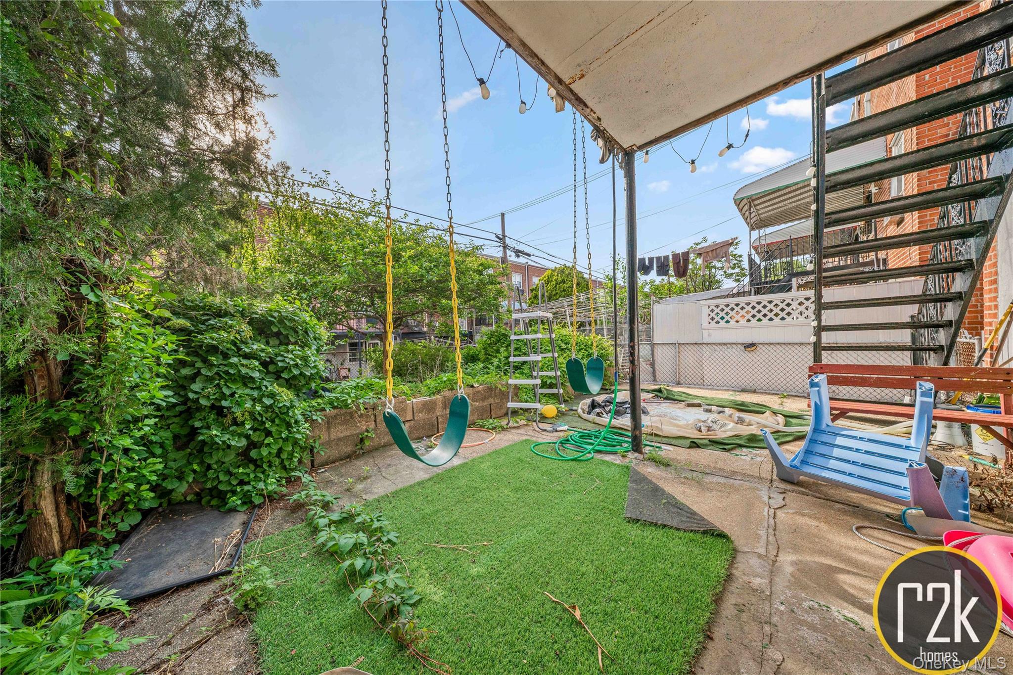 #4 photo, 32-24 75 Street, Jackson Heights , NY 11370