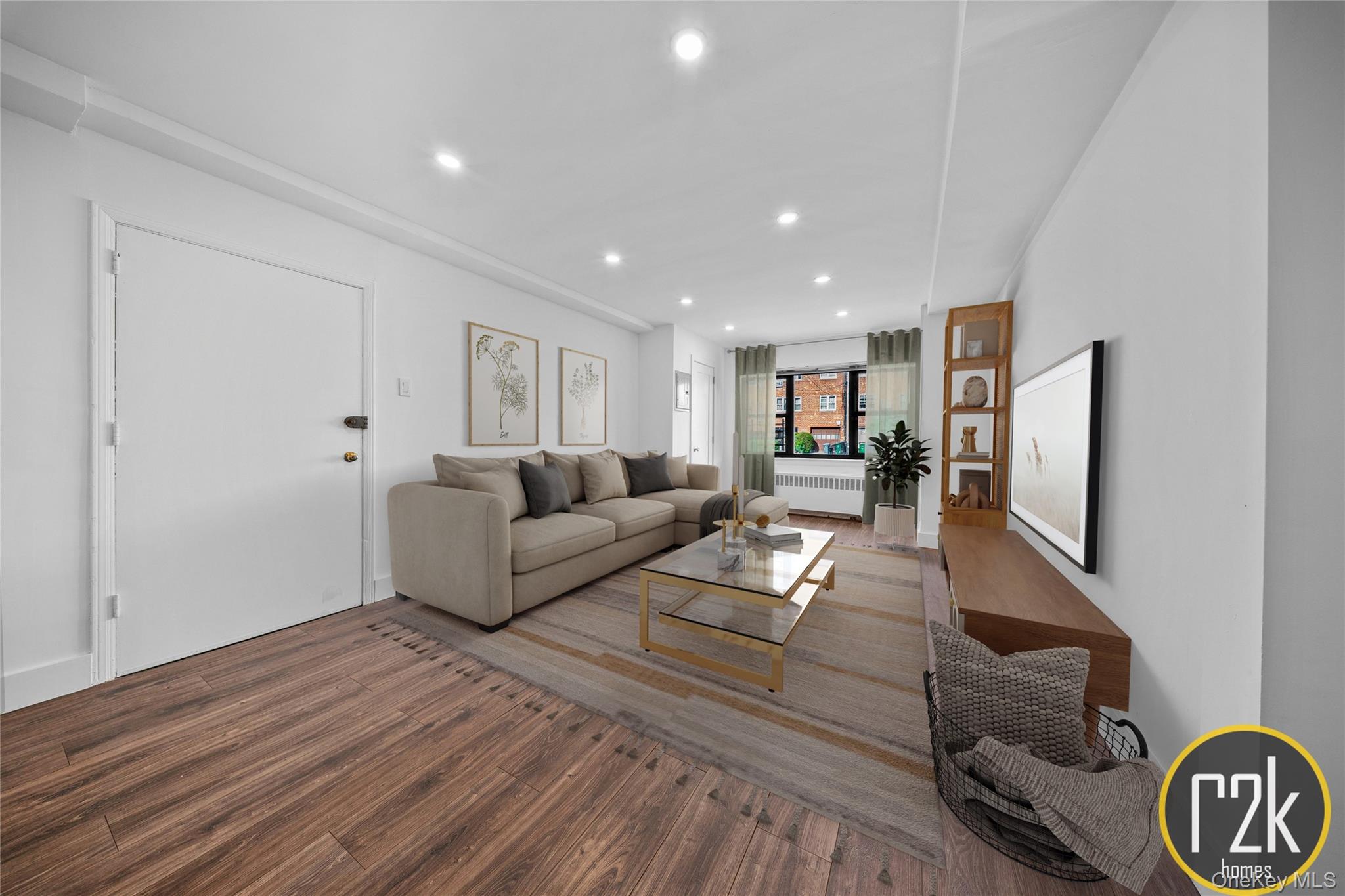 #5 photo, 32-24 75 Street, Jackson Heights , NY 11370