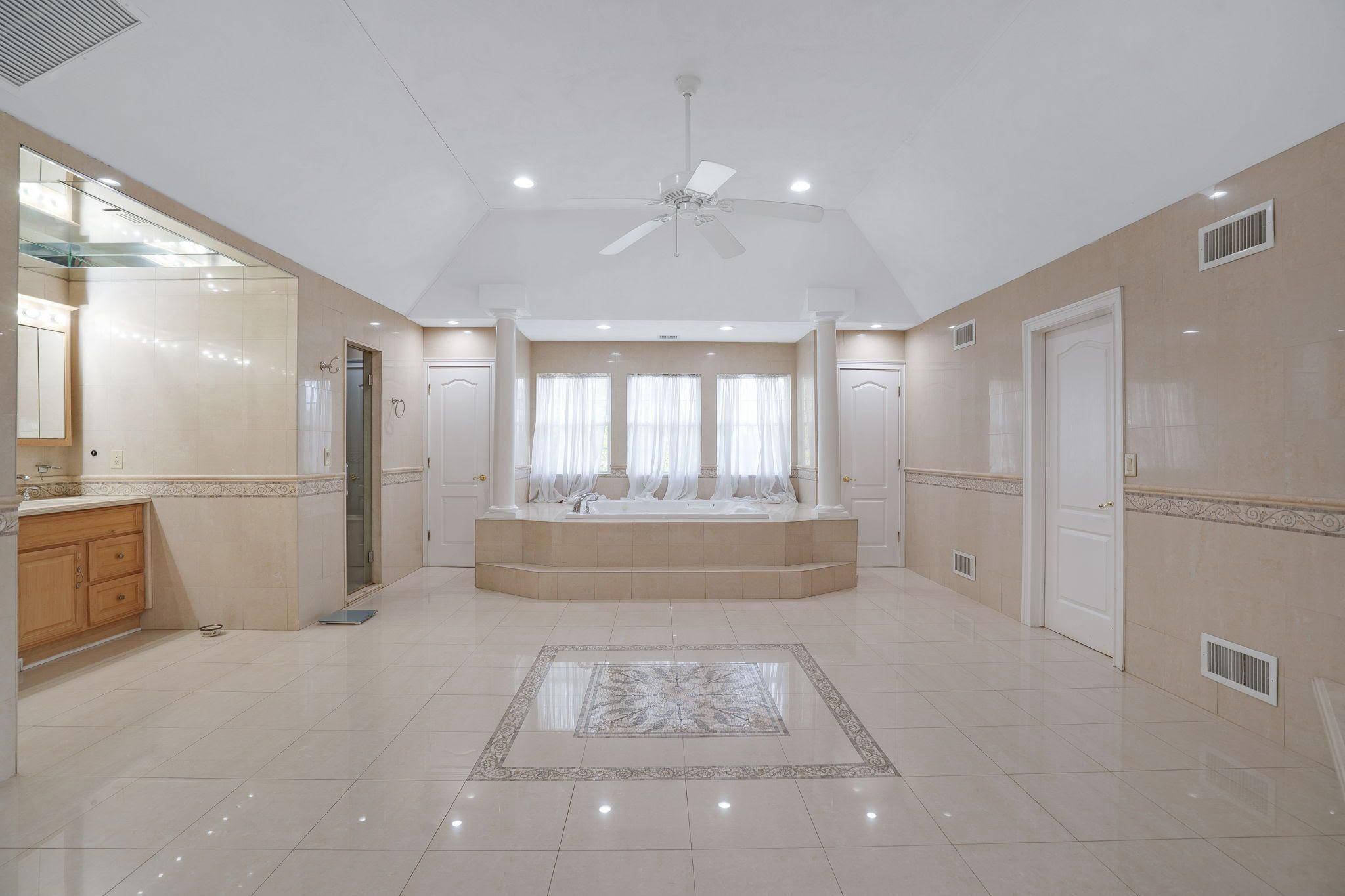 #18 photo, 91 Fairmont Avenue, サフォーク郡 Medford , NY 11763