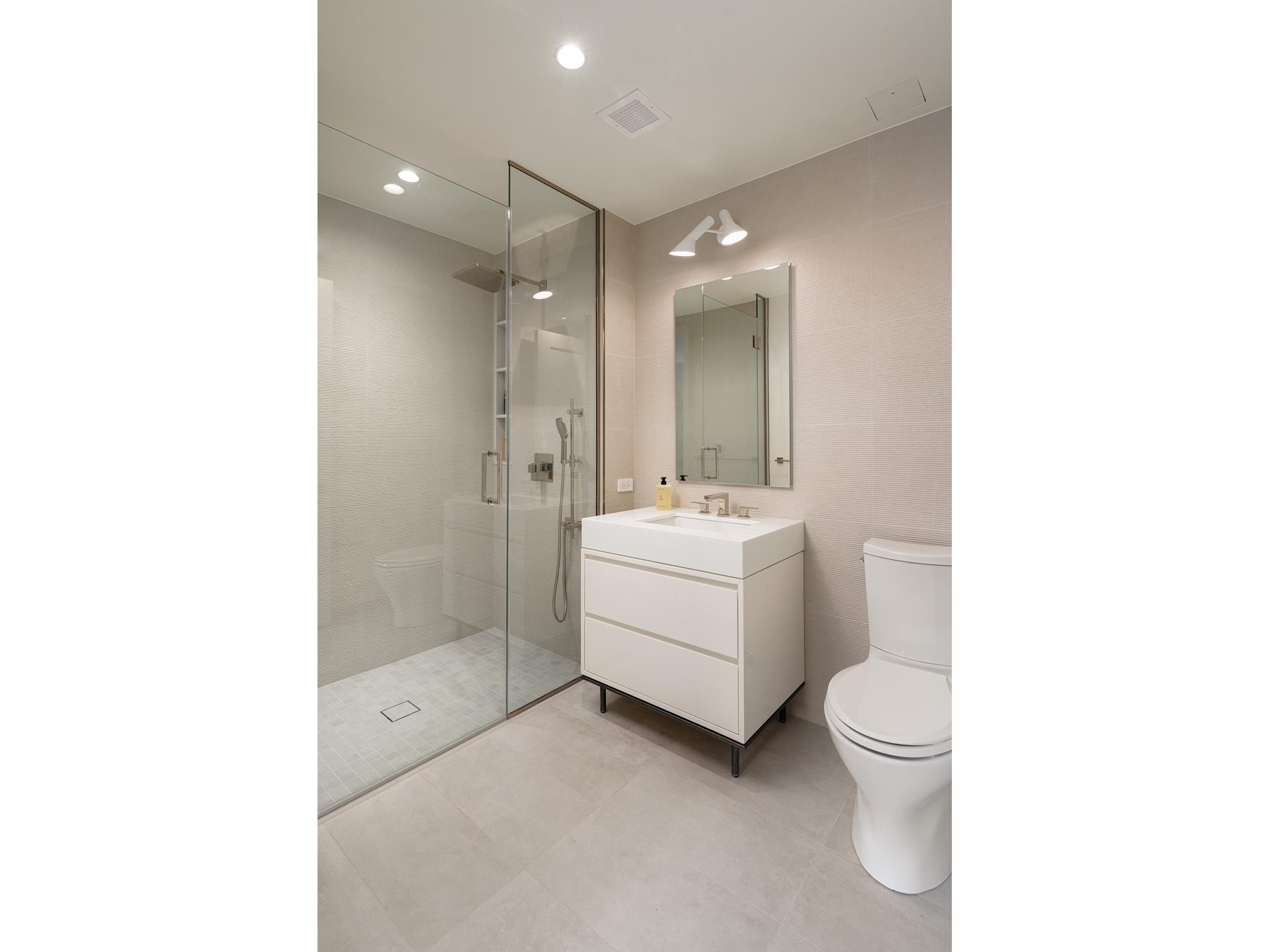 #21 photo, 200 E 20TH Street, مانهاتن Gramercy Park , NY 10003