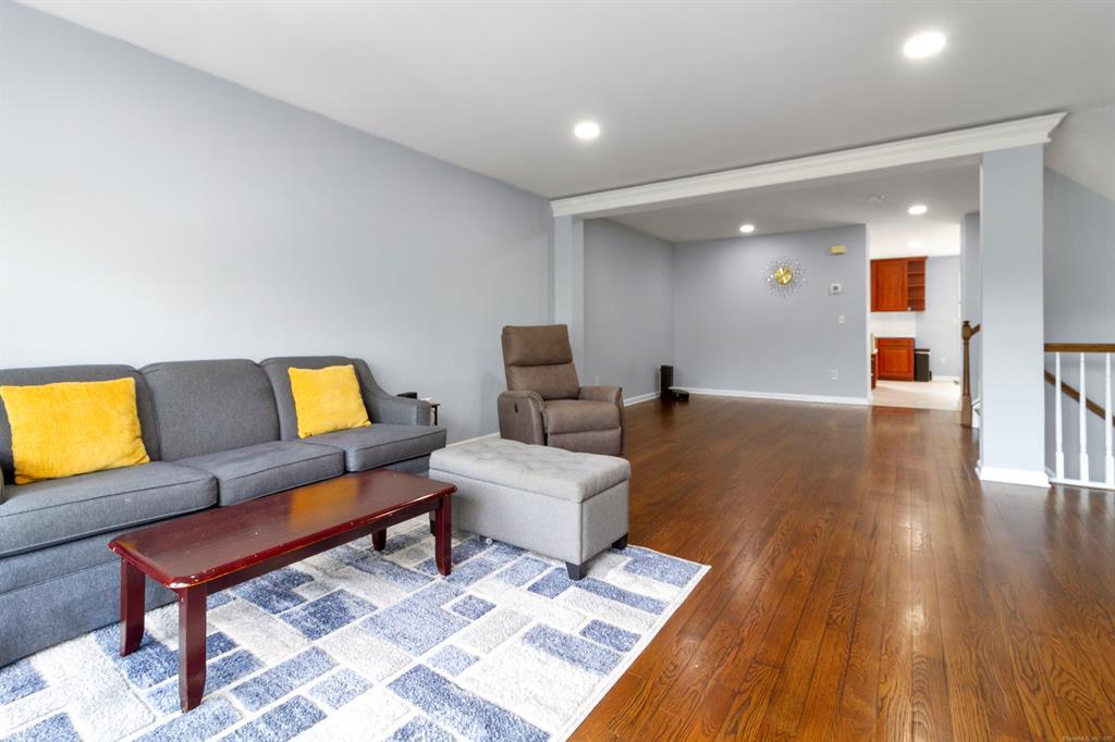 #1 photo, 3302 Eaton Court, Danbury , CT 06811