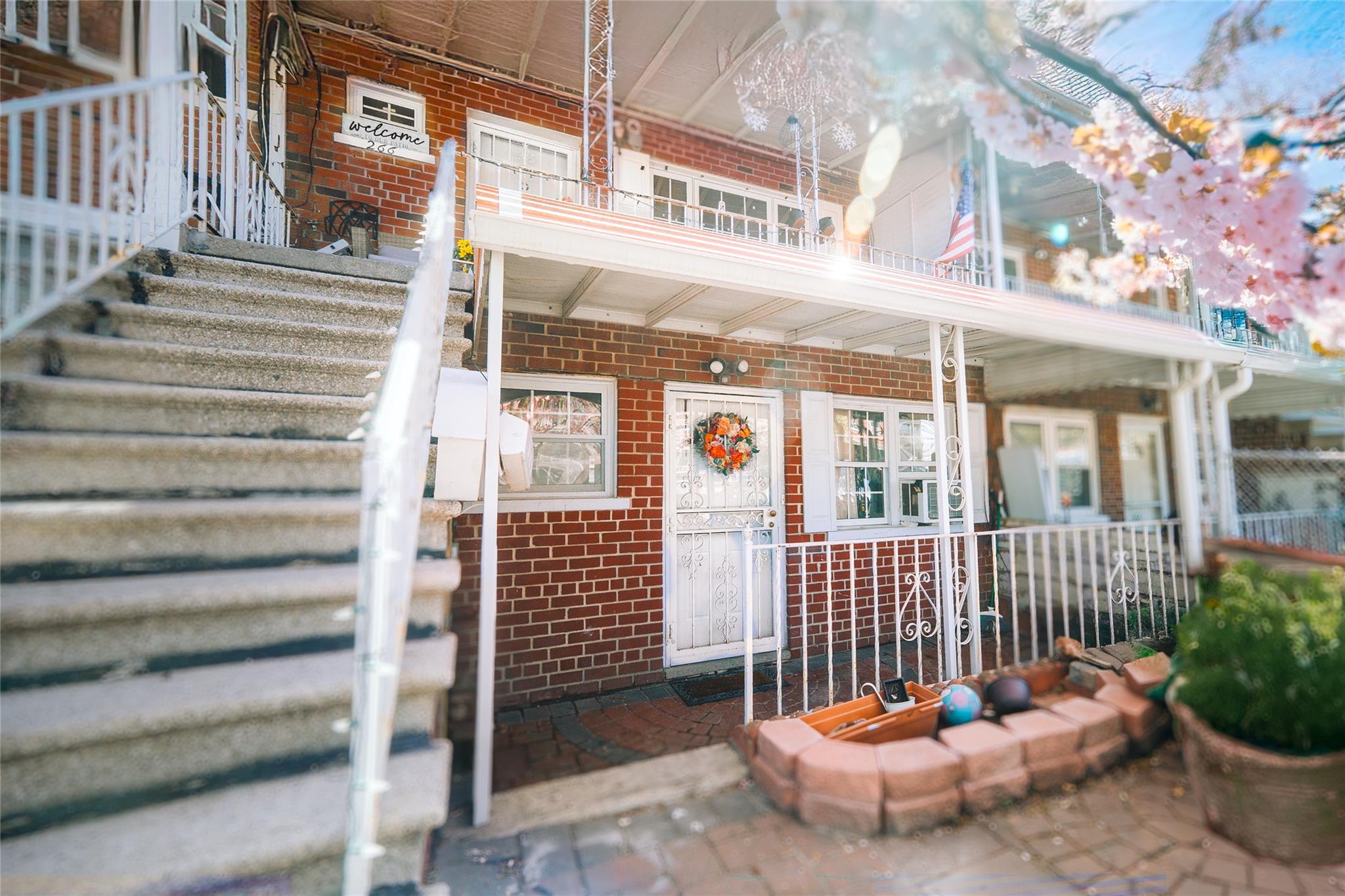 #1 photo, 266 Throggs Neck Boulevard, Bronx , NY 10465