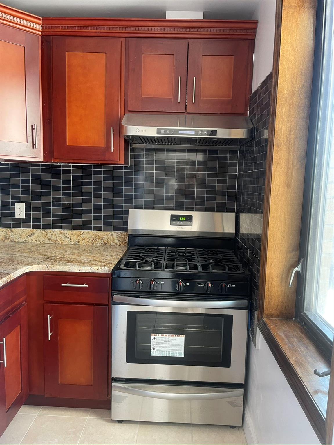 #2 photo, 3063 31st Street, クイーンズ区 Astoria , NY 11102