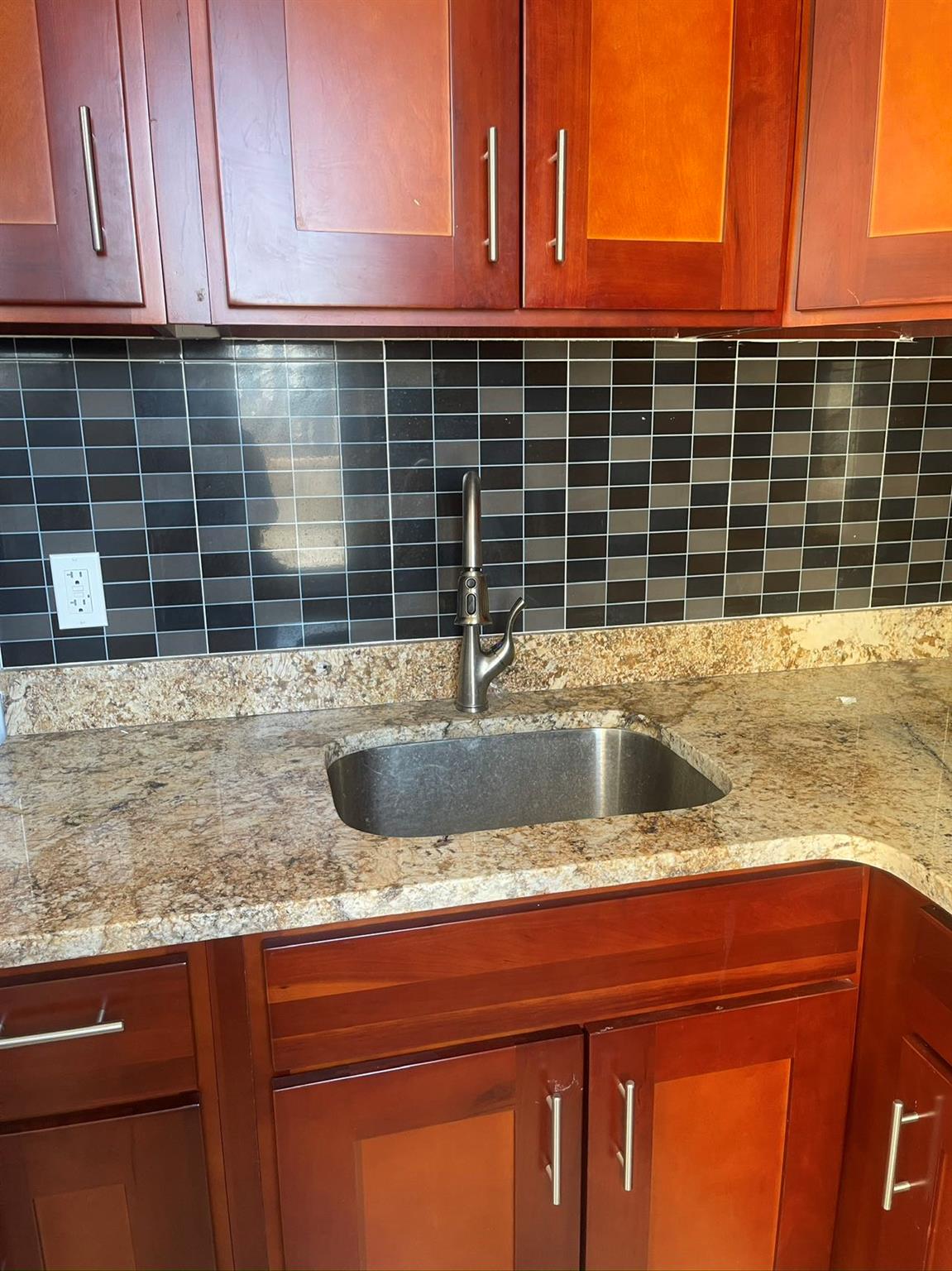 #3 photo, 3063 31st Street, クイーンズ区 Astoria , NY 11102