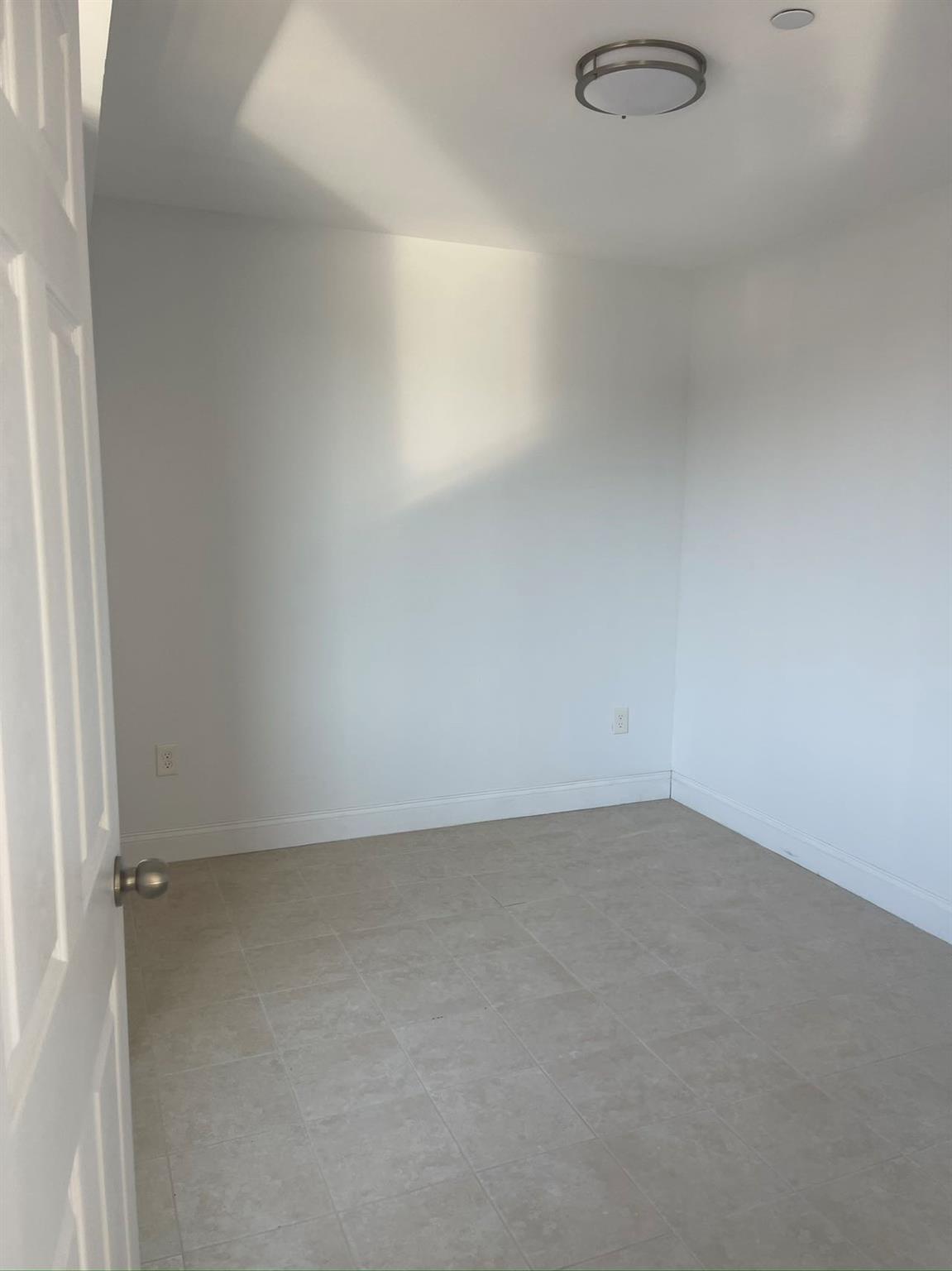 #5 photo, 3063 31st Street, クイーンズ区 Astoria , NY 11102