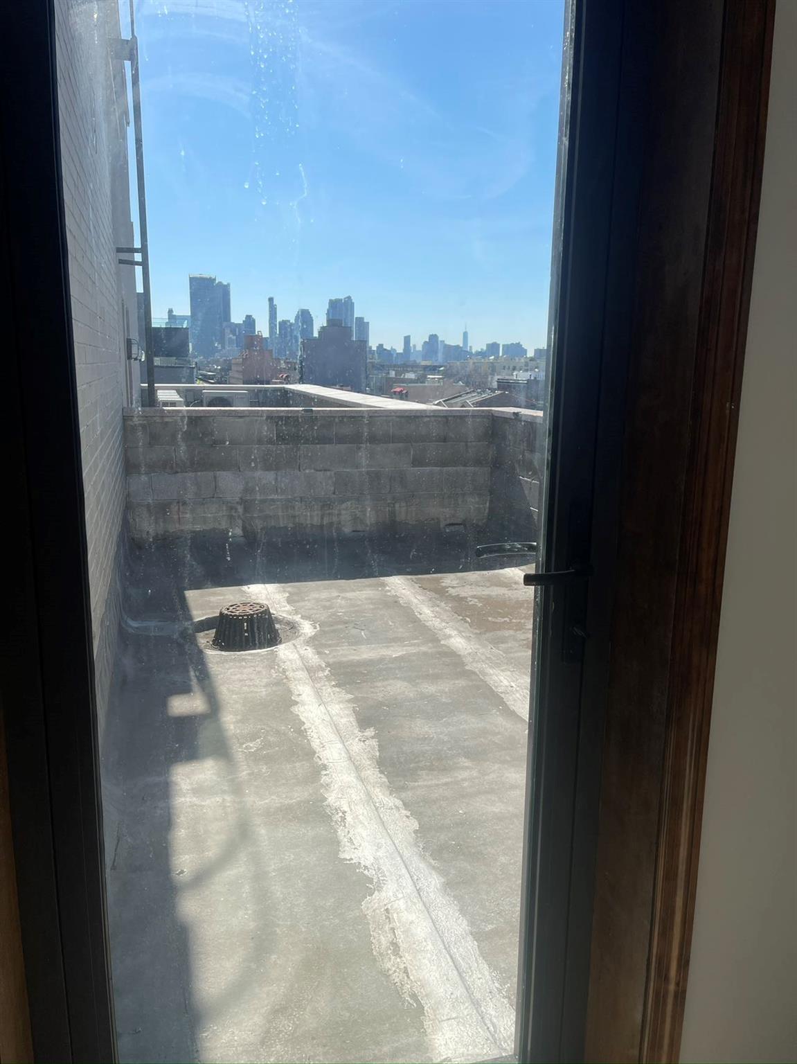 #9 photo, 3063 31st Street, クイーンズ区 Astoria , NY 11102