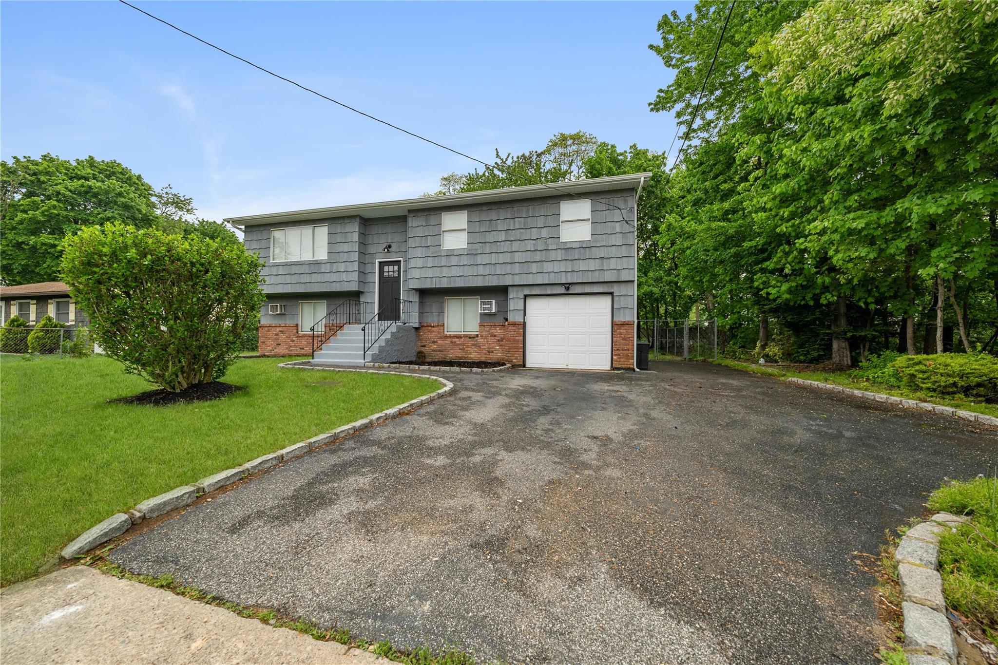 #4 photo, 40 S 29th Street, Wyandanch , NY 11798