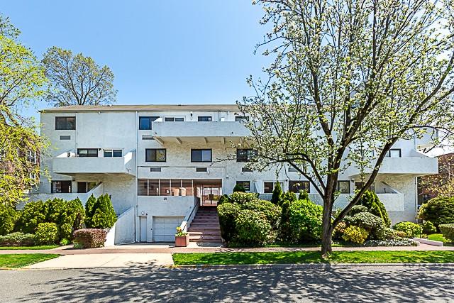 #2 photo, 21 Canterbury Road, ナッソー郡 Great Neck , NY 11021