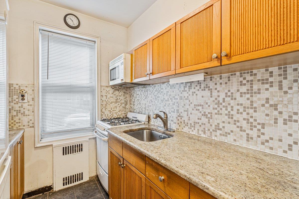 #14 photo, 76-36 113th Street, 皇后區 森林小丘 Forest Hills , NY 11375