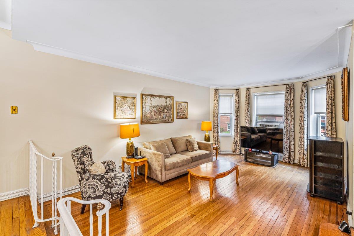 #9 photo, 76-36 113th Street, 皇后區 森林小丘 Forest Hills , NY 11375