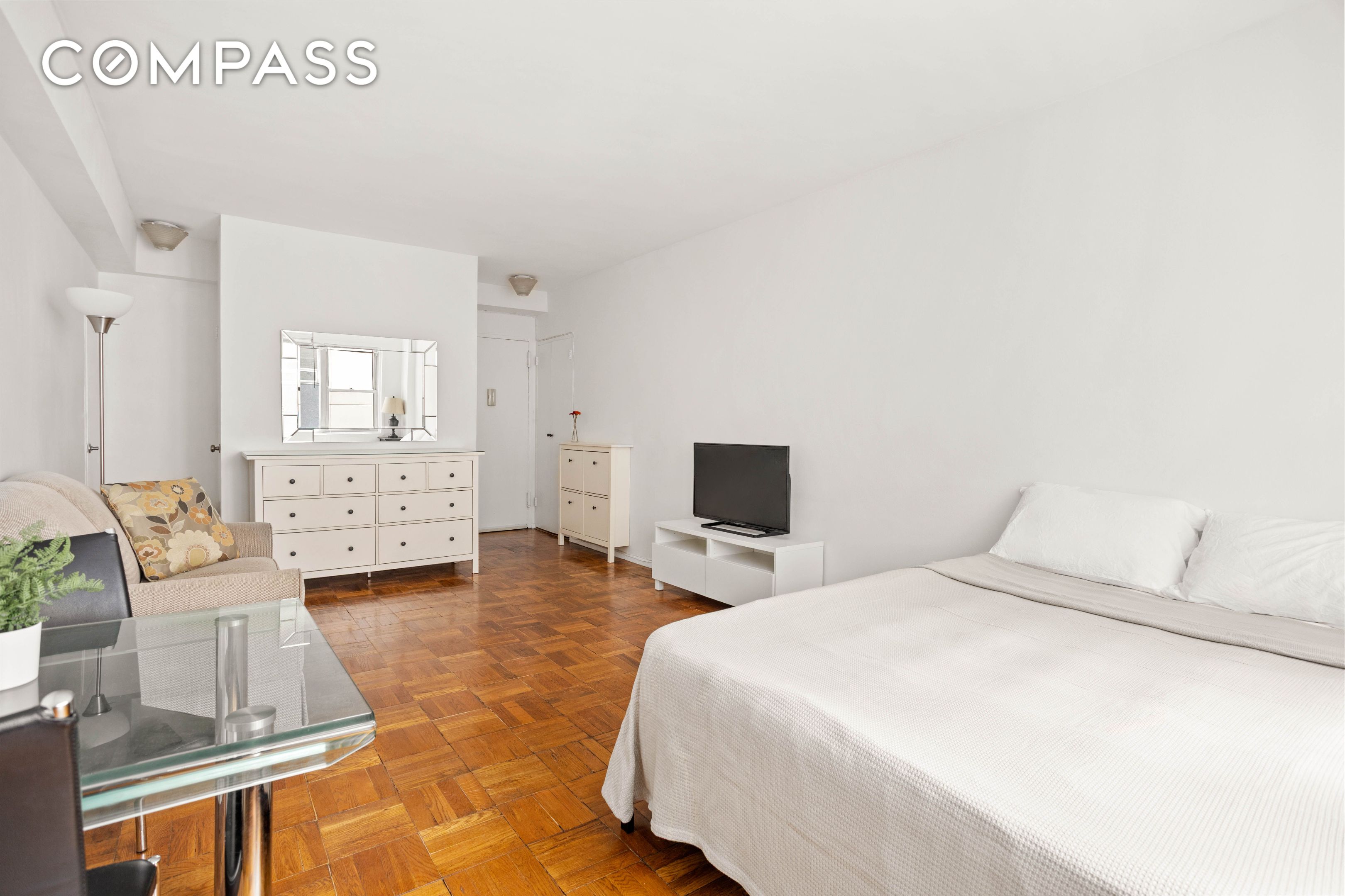 #3 photo, 310 E 49th Street, マンハッタン Midtown East , NY 10017