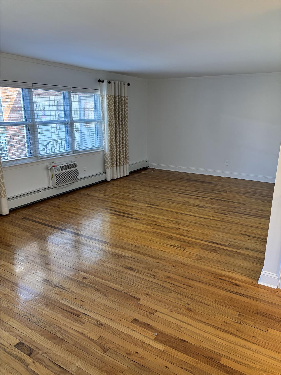 #5 photo, 210 Farber Drive, West Babylon , NY 11704