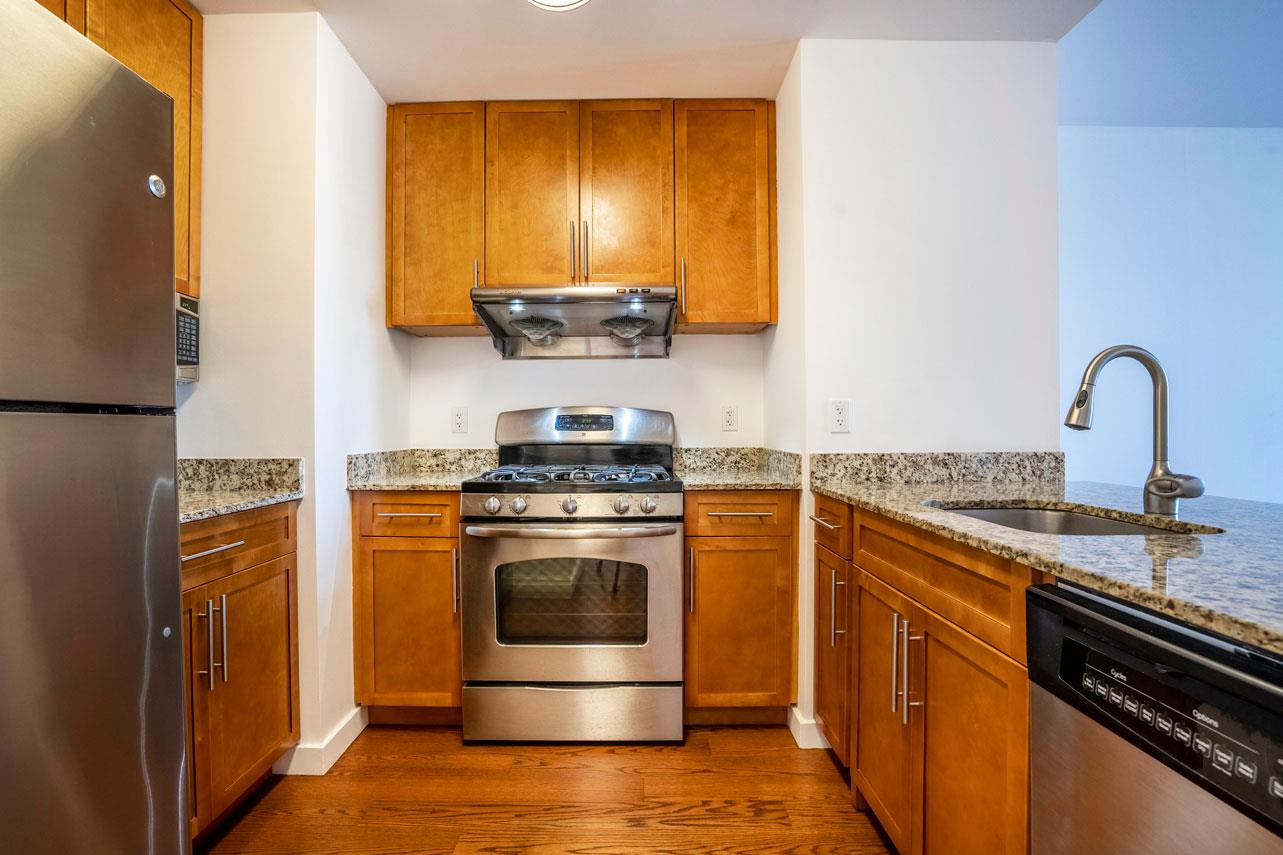 #7 photo, 40-26 college point Boulevard, Flushing , NY 11354