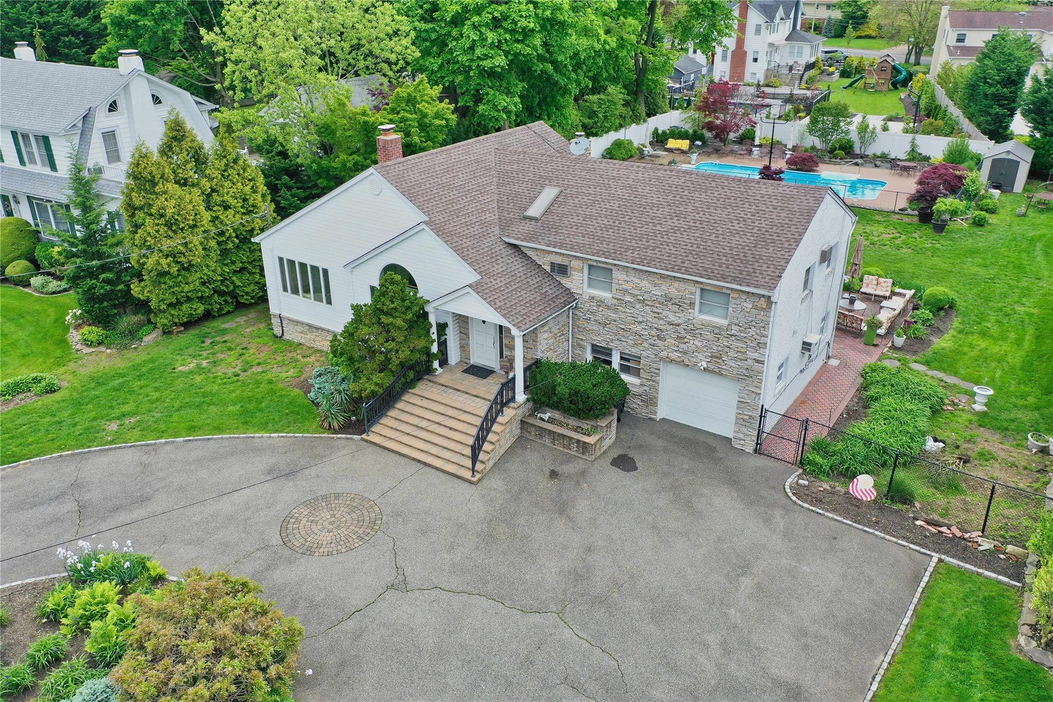 #1 photo, 2525 Beverly Road, Merrick , NY 11566