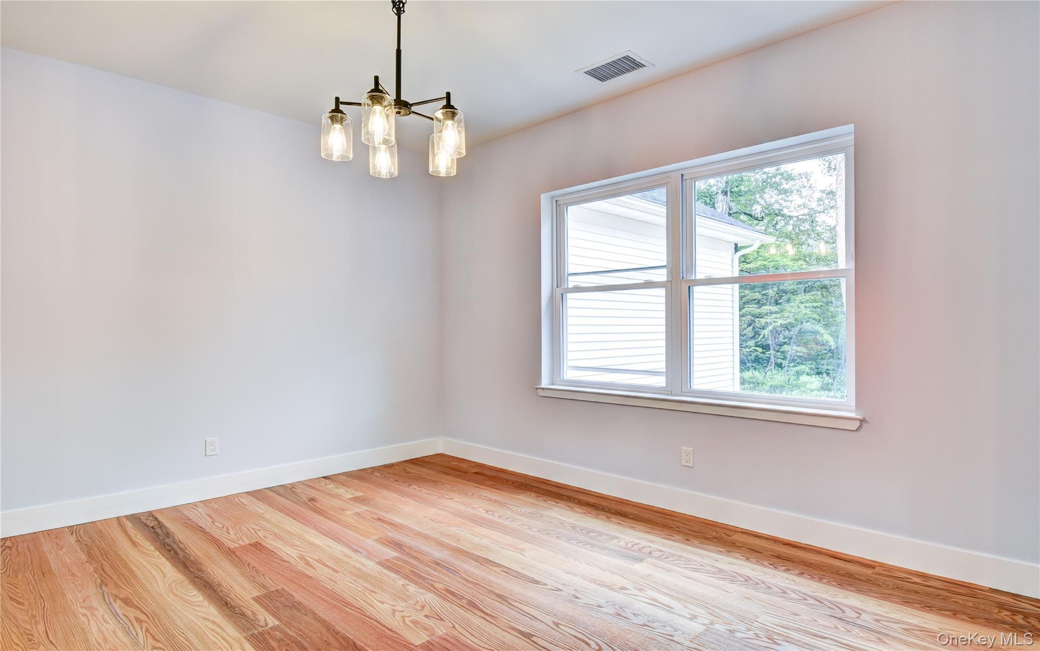 #8 photo, 5 Black Gum Court, Newburgh , NY 12550