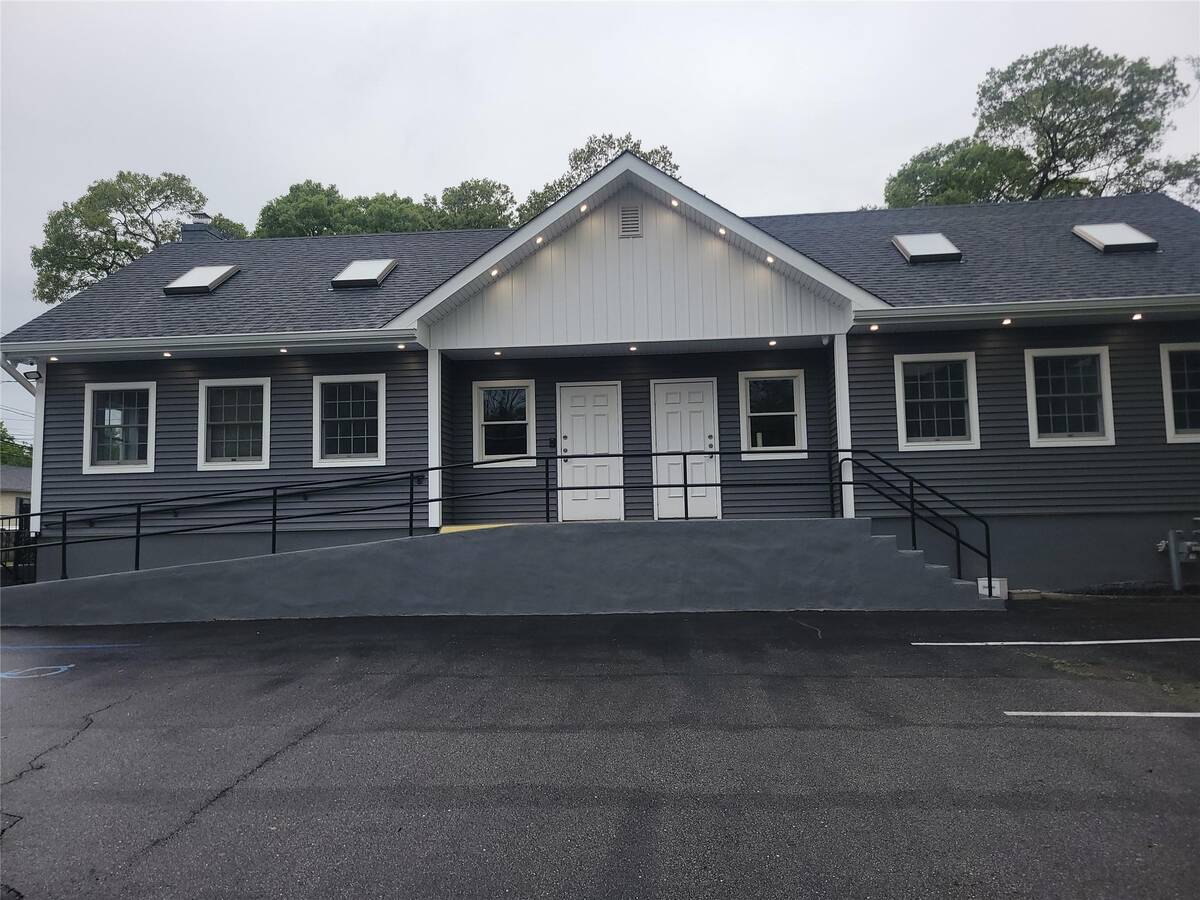 #2 photo, 360 Hawkins Avenue, サフォーク郡 Ronkonkoma , NY 11779