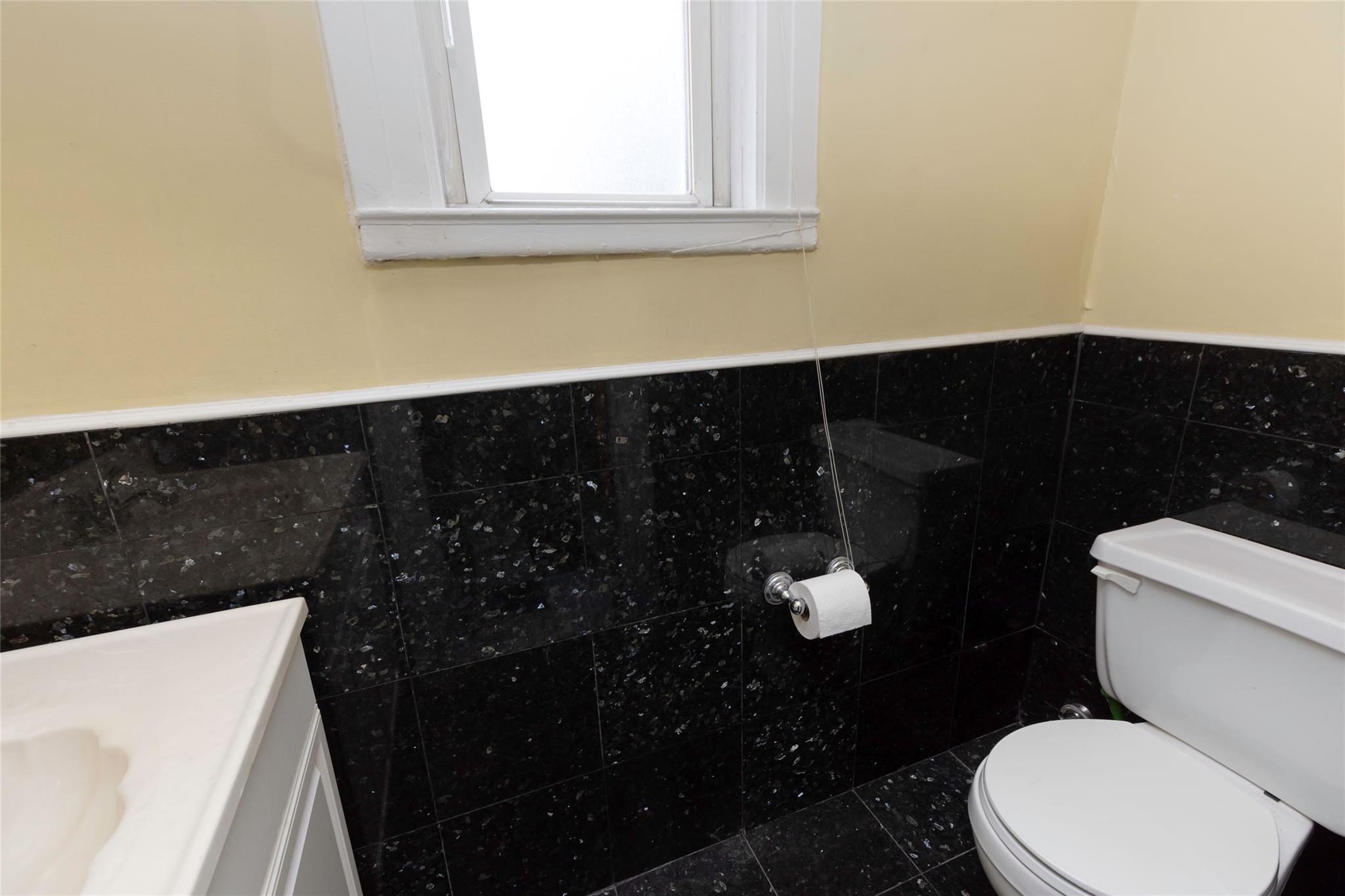 #10 photo, 3651 E Tremont Avenue, ブロンクス区 Bronx , NY 10465