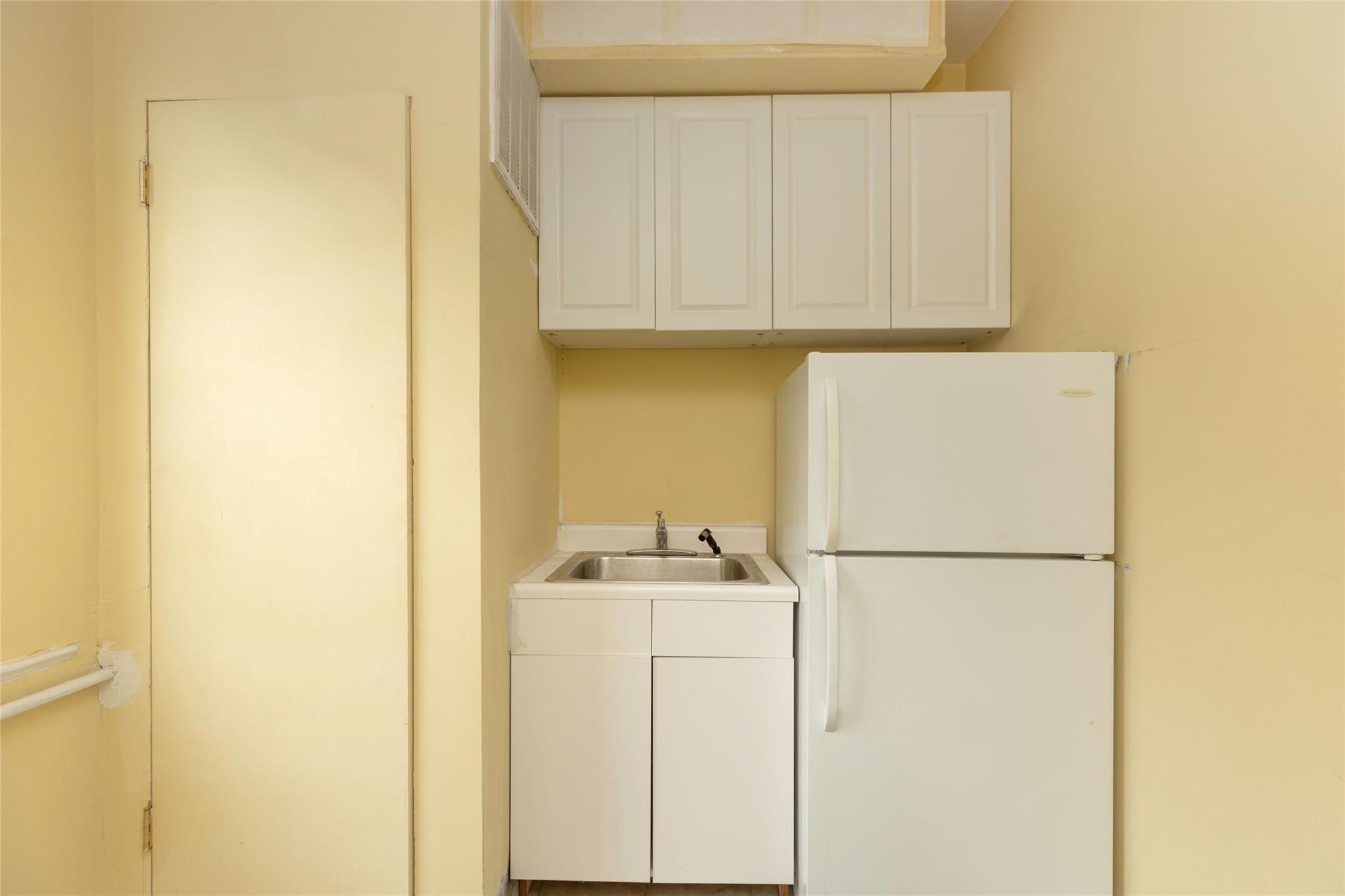 #4 photo, 3651 E Tremont Avenue, ブロンクス区 Bronx , NY 10465