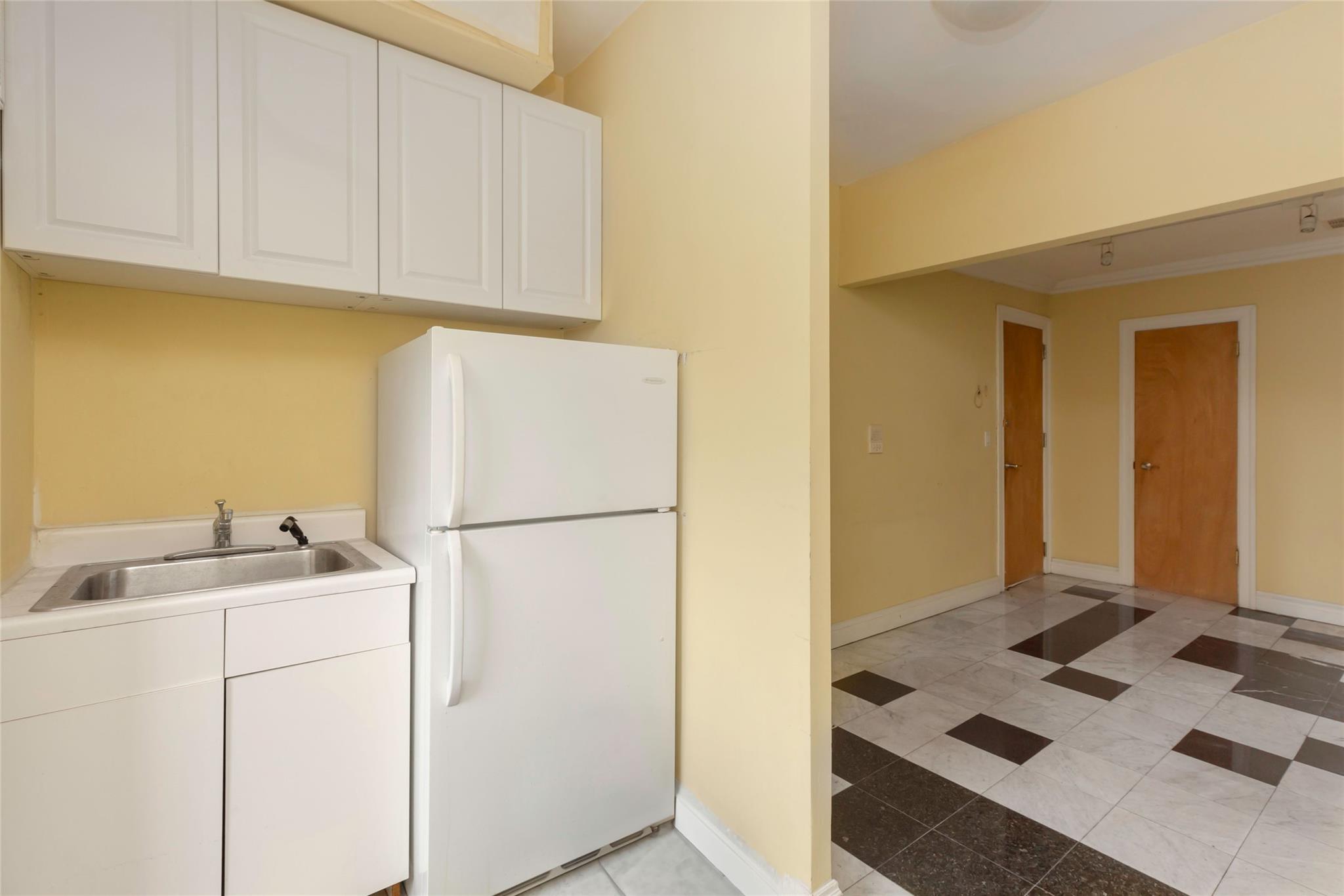 #5 photo, 3651 E Tremont Avenue, ブロンクス区 Bronx , NY 10465