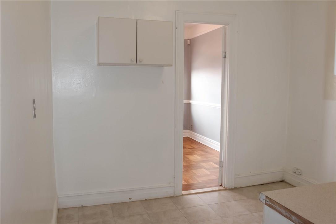 #13 photo, 3651 E Tremont Avenue, ブロンクス区 Bronx , NY 10465