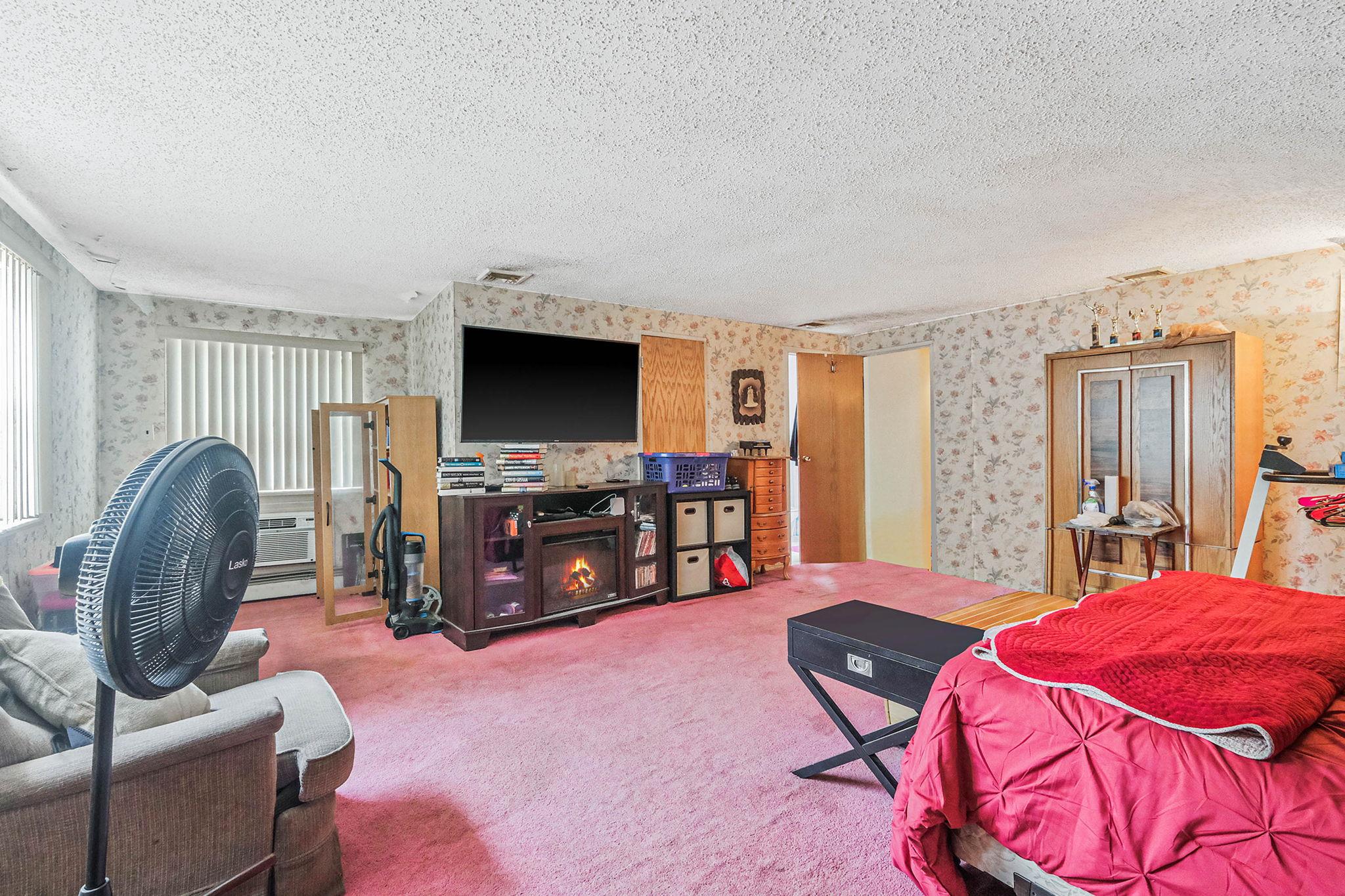 #18 photo, 12 Grand Canyon Lane, Coram , NY 11727