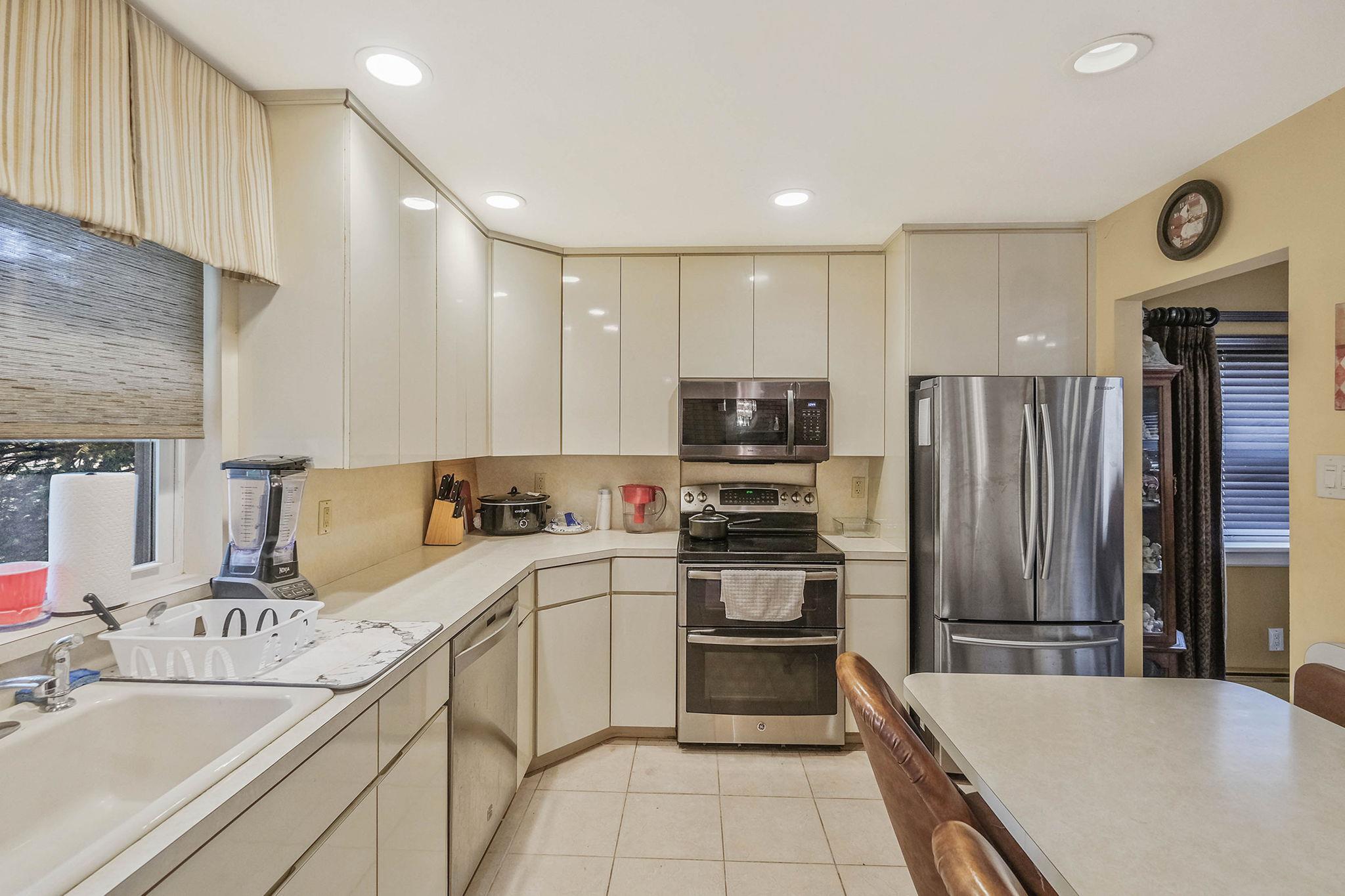 #8 photo, 12 Grand Canyon Lane, Coram , NY 11727