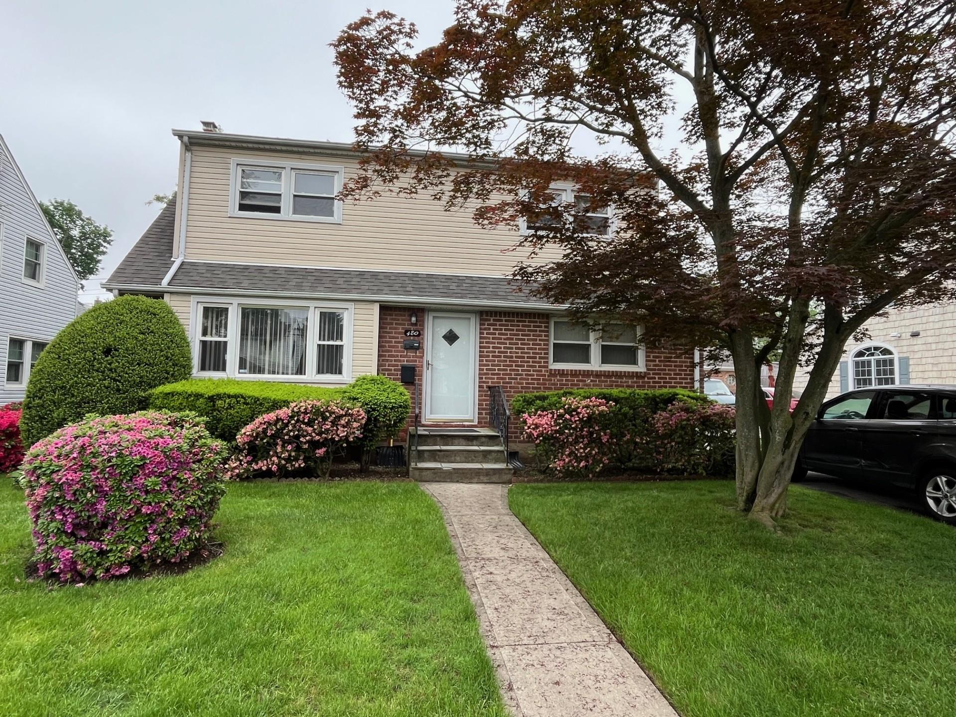 #1 photo, 480 Pennsylvania Avenue, Williston Park , NY 11596