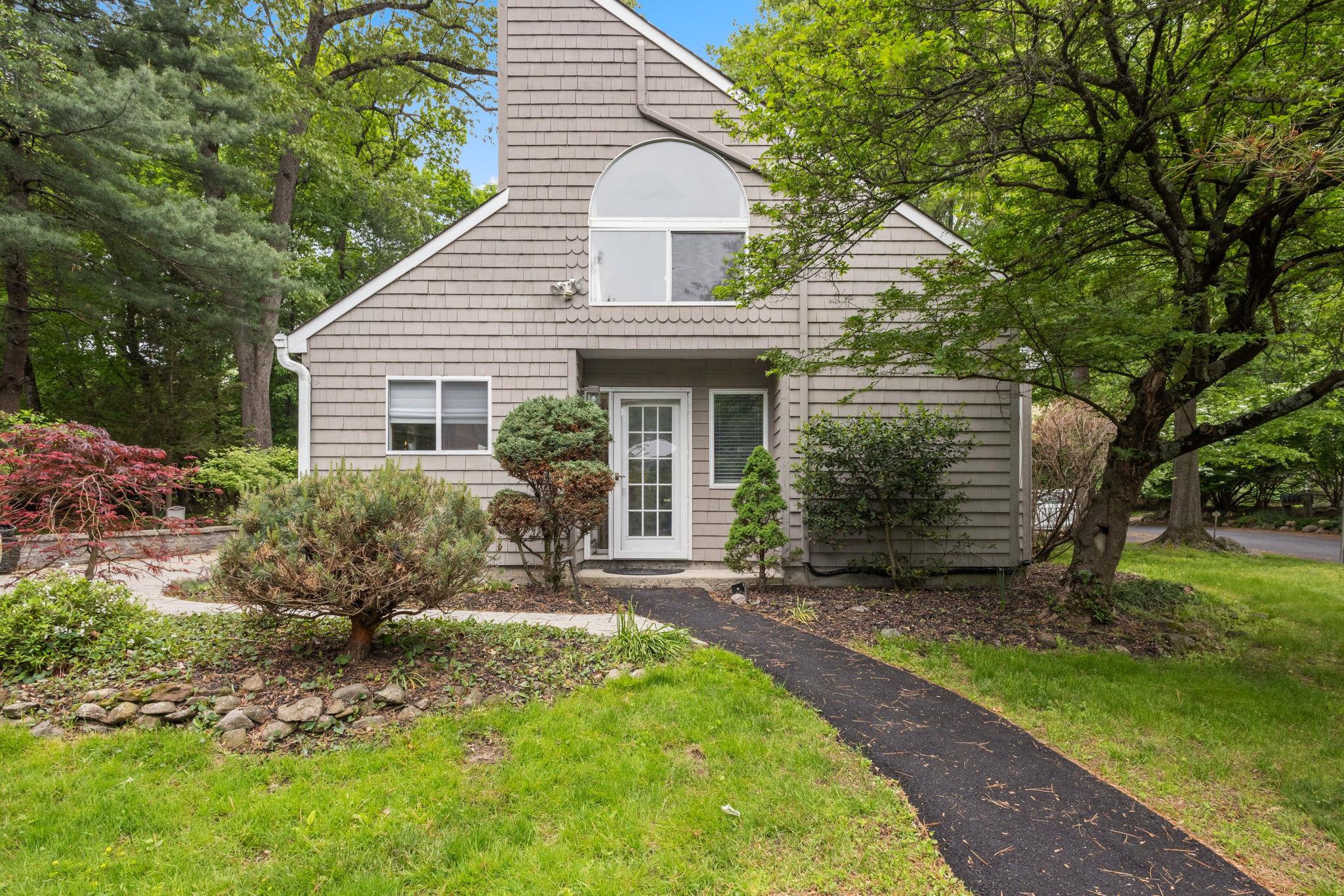 #1 photo, 37 Hickory Hill Lane, Tappan , NY 10983