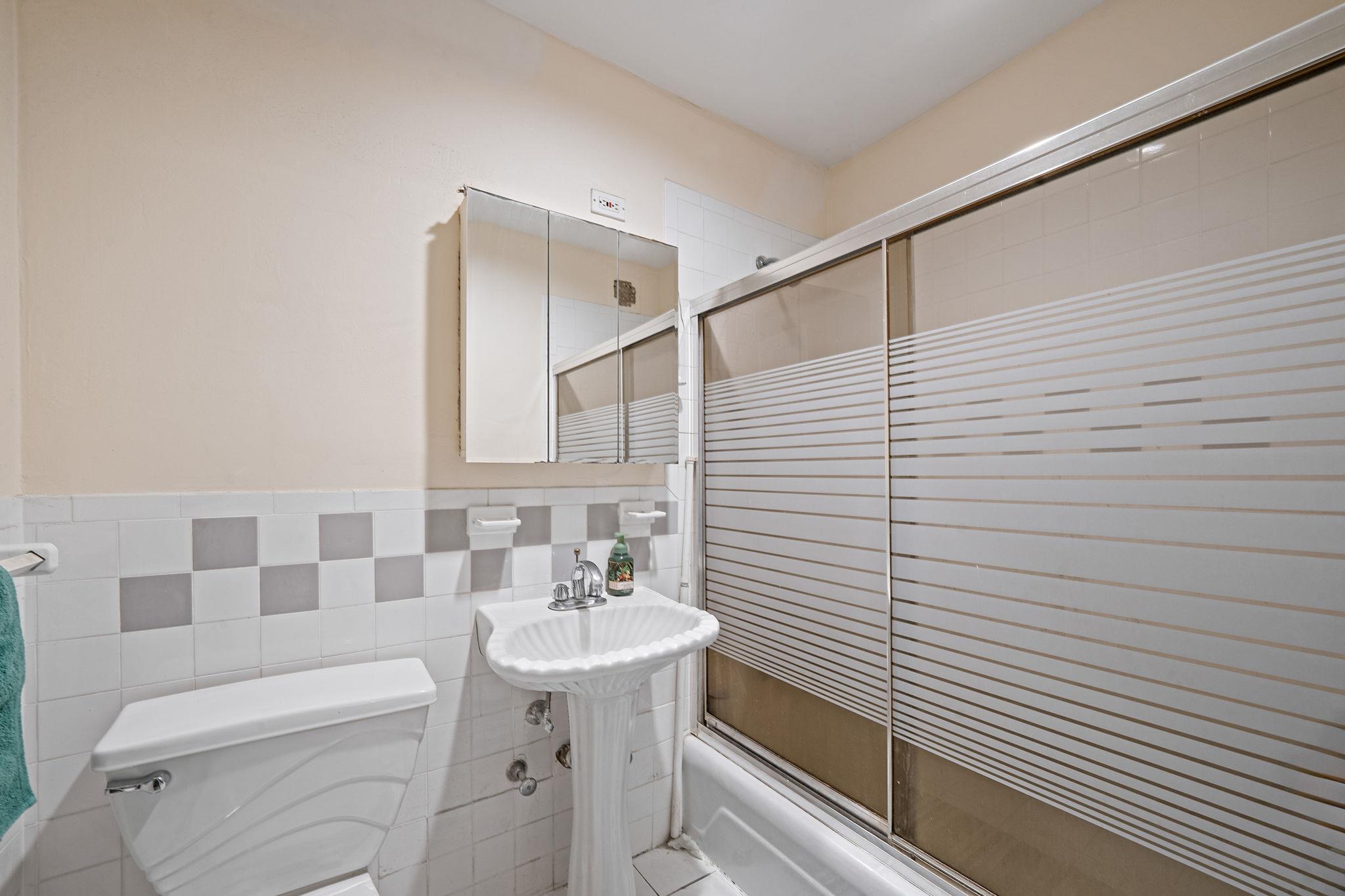 #19 photo, 522 Shore Road, Long Beach , NY 11561