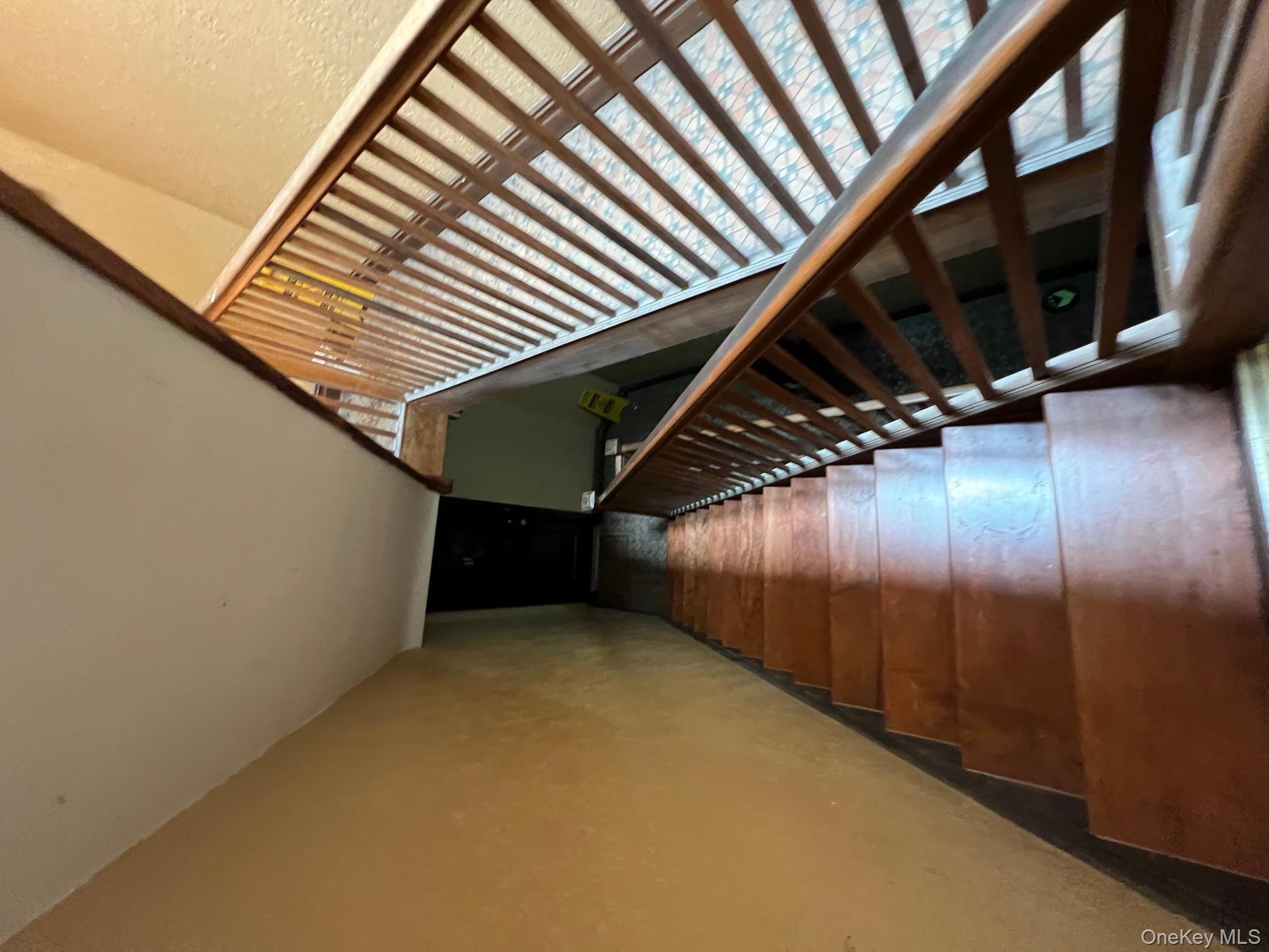 #3 photo, 87-32 114th Street, クイーンズ区 Richmond Hill North , NY 11418