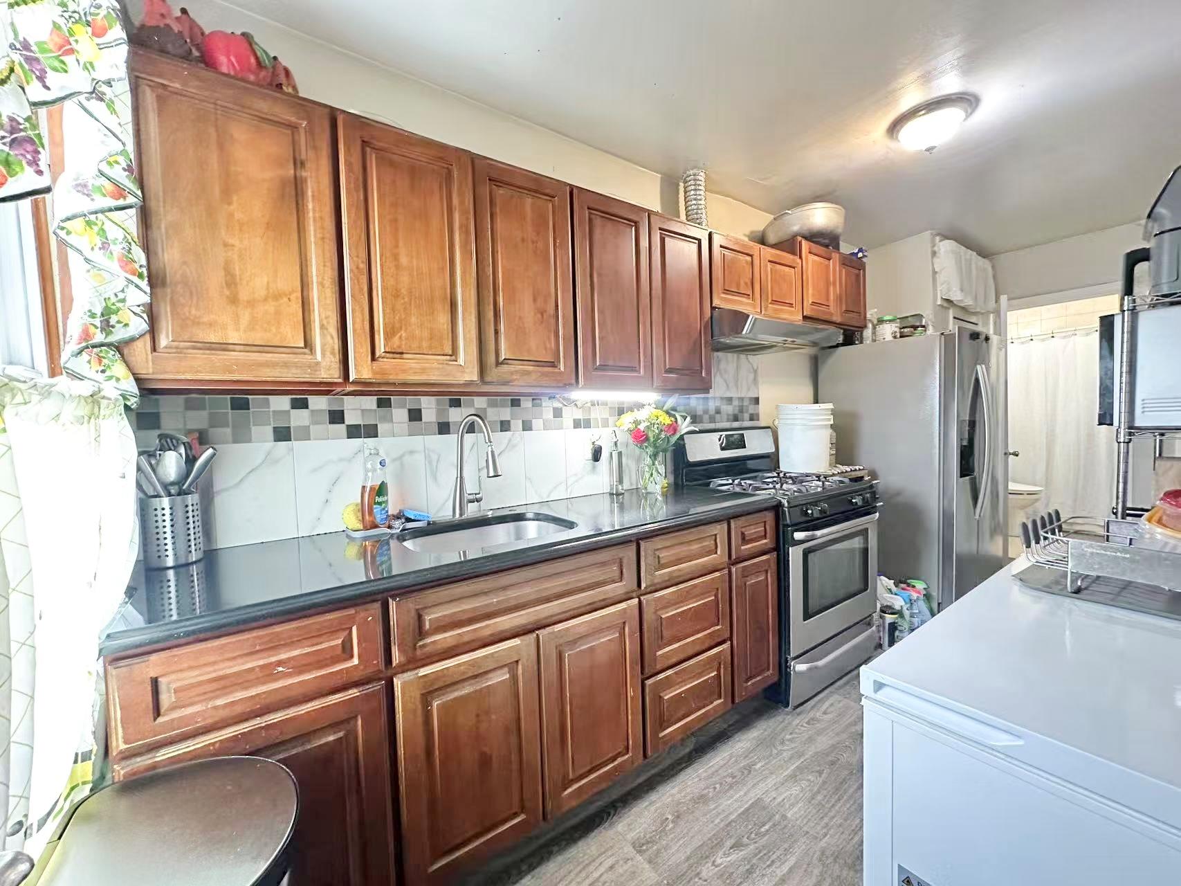 #4 photo, 18 Sheridan Ave, 布鲁克林 Brooklyn , NY 11208