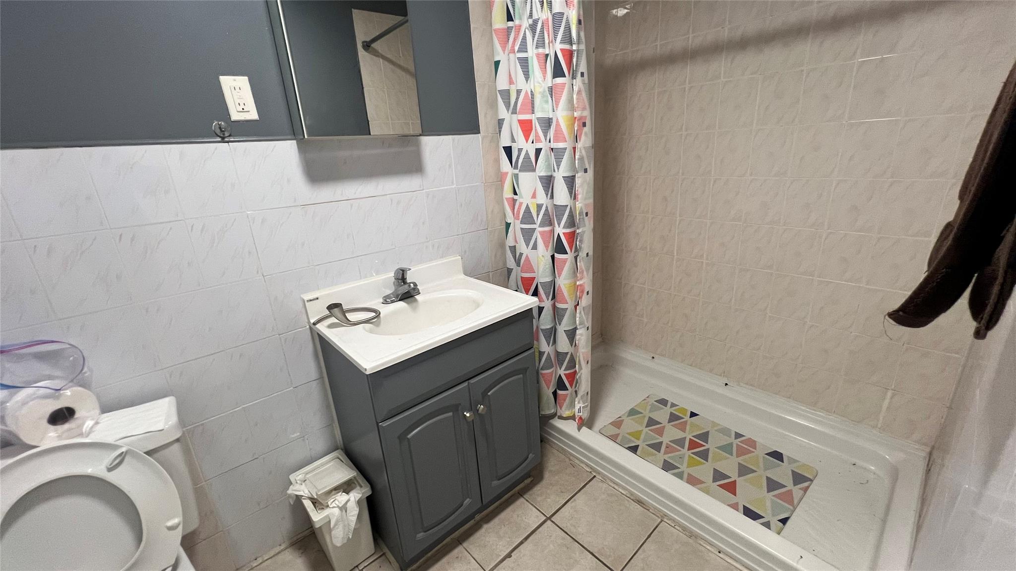 #17 photo, 70-17 45 Avenue, クイーンズ区 Woodside , NY 11377