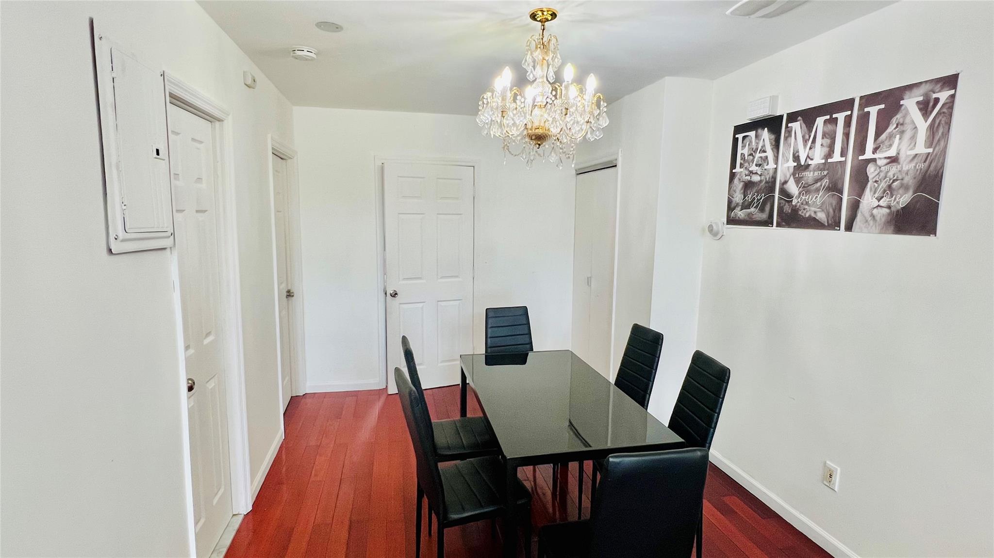 #4 photo, 70-17 45 Avenue, クイーンズ区 Woodside , NY 11377