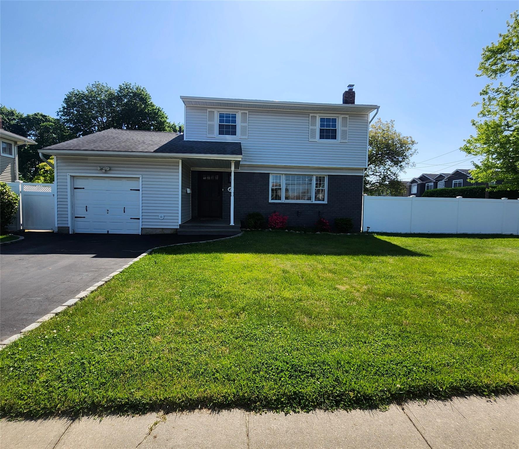 #1 photo, 47 Barnum Avenue, Plainview , NY 11803