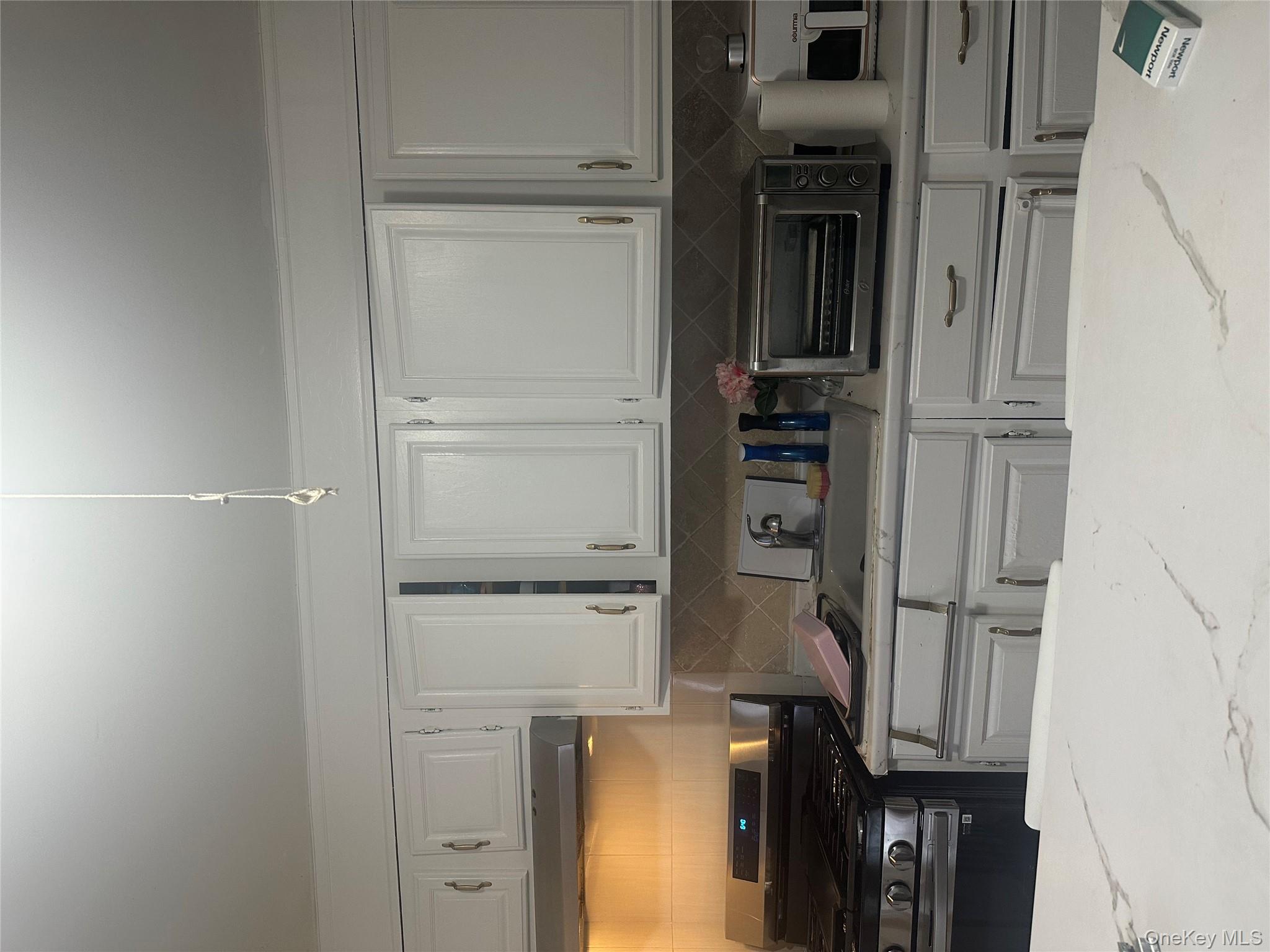 #13 photo, 21 Drake Avenue, New Rochelle , NY 10805